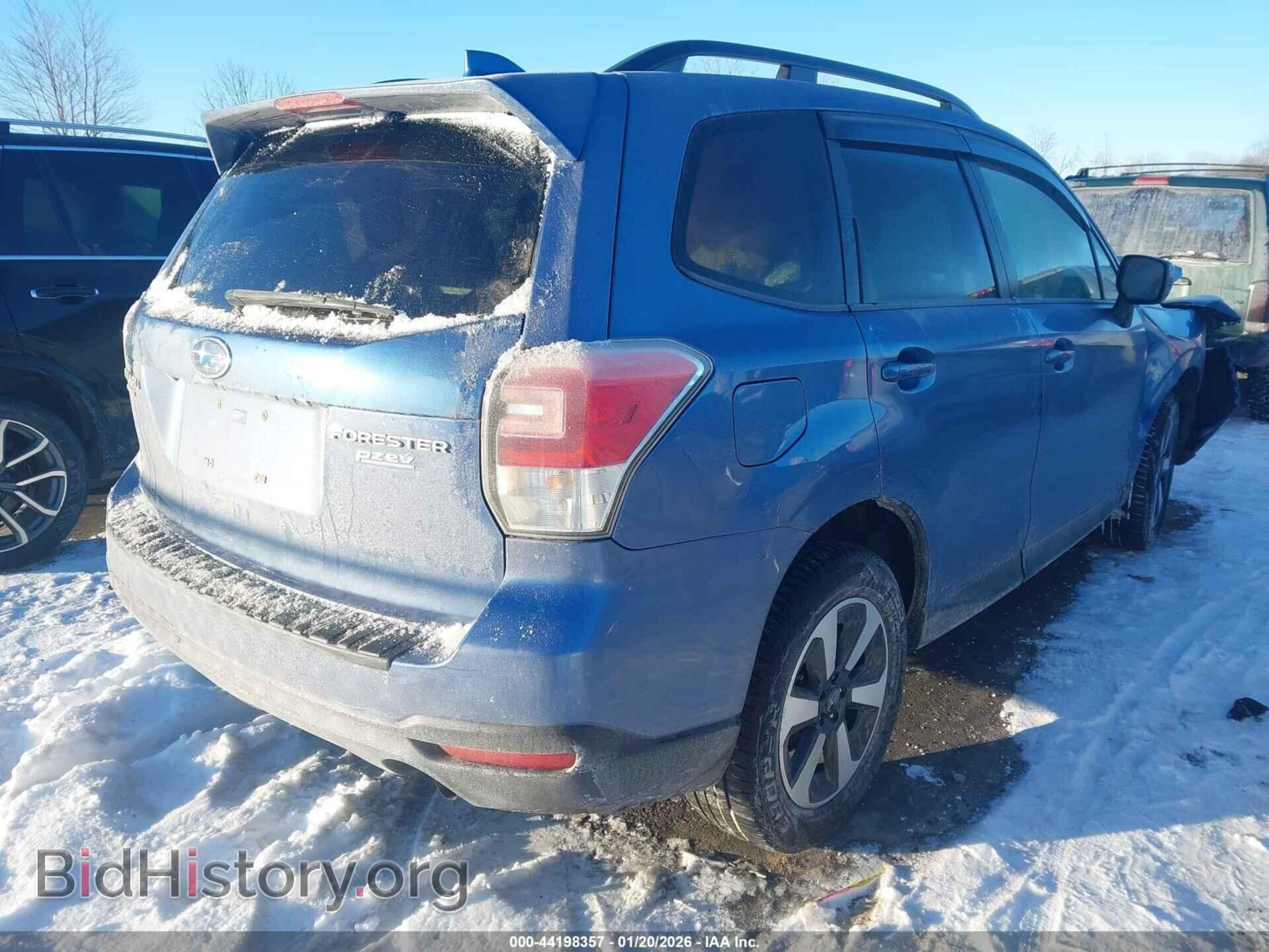 2017 SUBARU FORESTER - VIN: JF2SJAEC1HH570862 - Фото 4