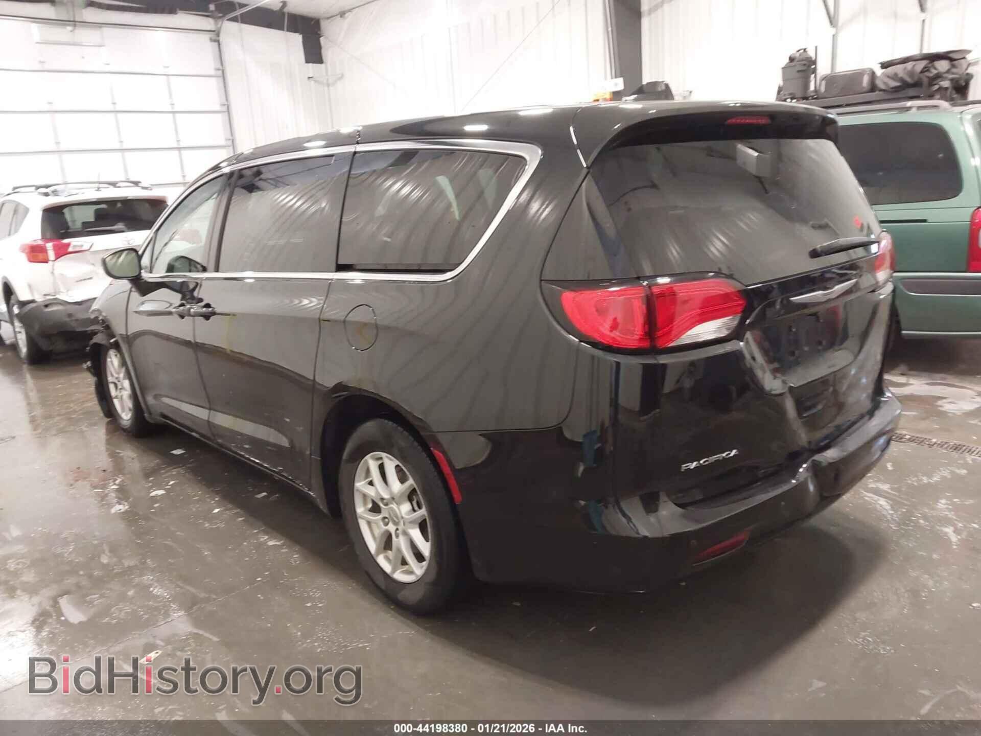 2017 CHRYSLER PACIFICA - VIN: 2C4RC1DG4HR515984 - Фото 3