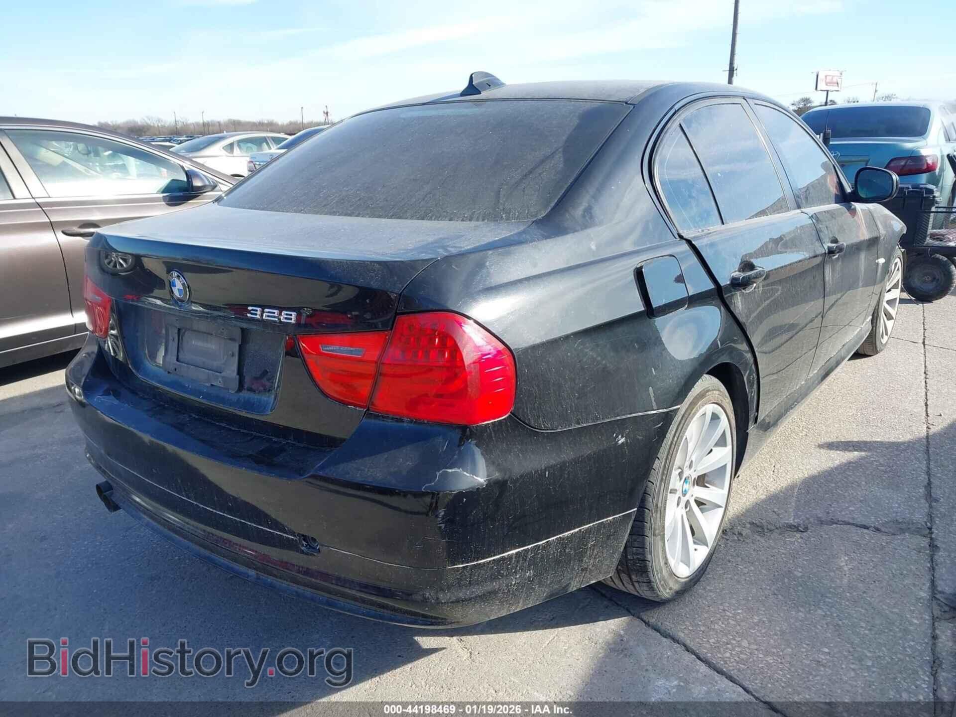 2009 BMW 328I - VIN: WBAPH73509E128033 - Фото 4