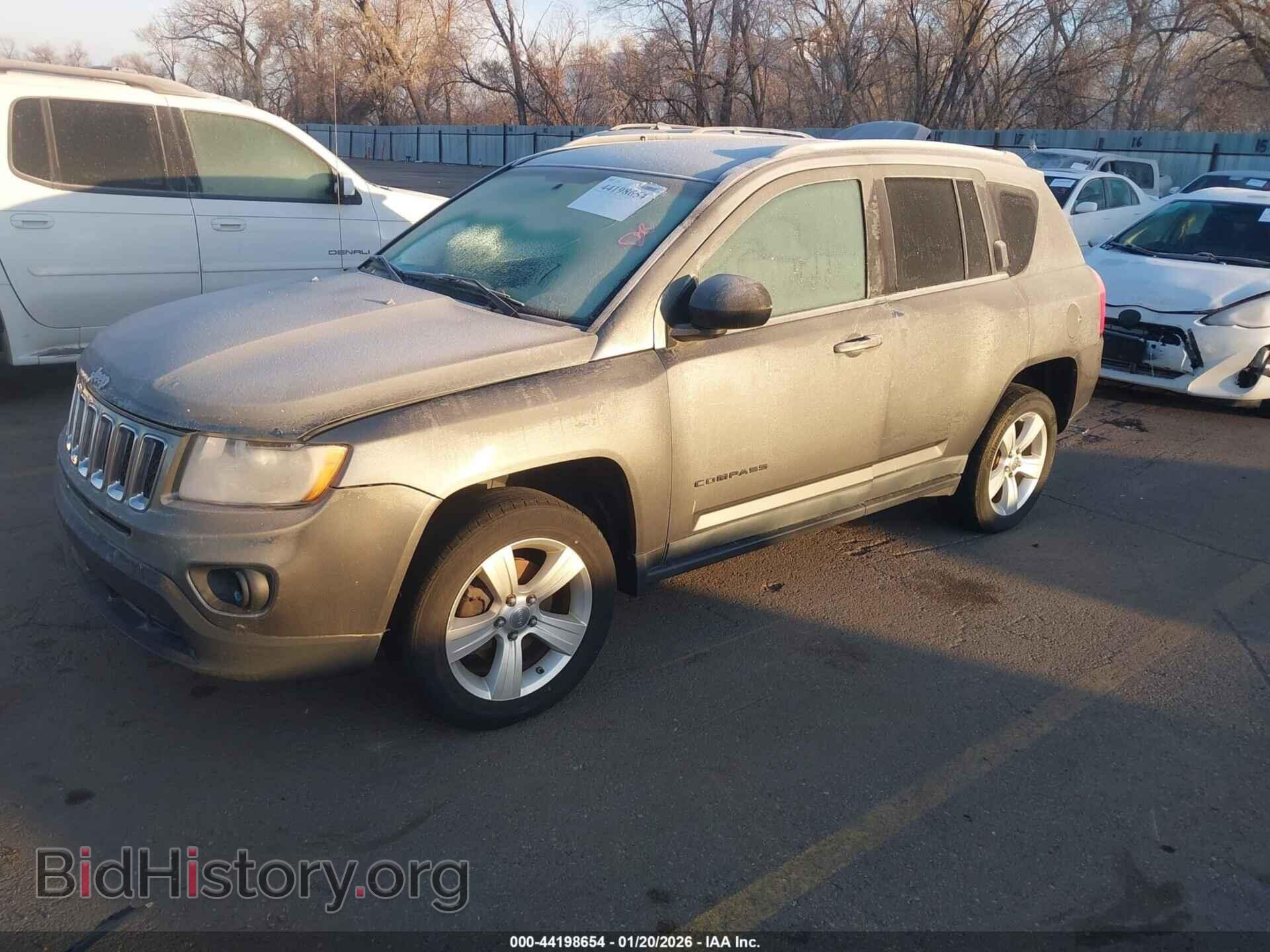 2011 JEEP COMPASS - VIN: 1J4NT1FA4BD209590 - Photo 2