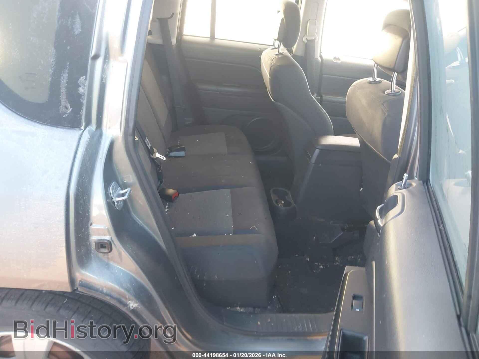 2011 JEEP COMPASS - VIN: 1J4NT1FA4BD209590 - Photo 8