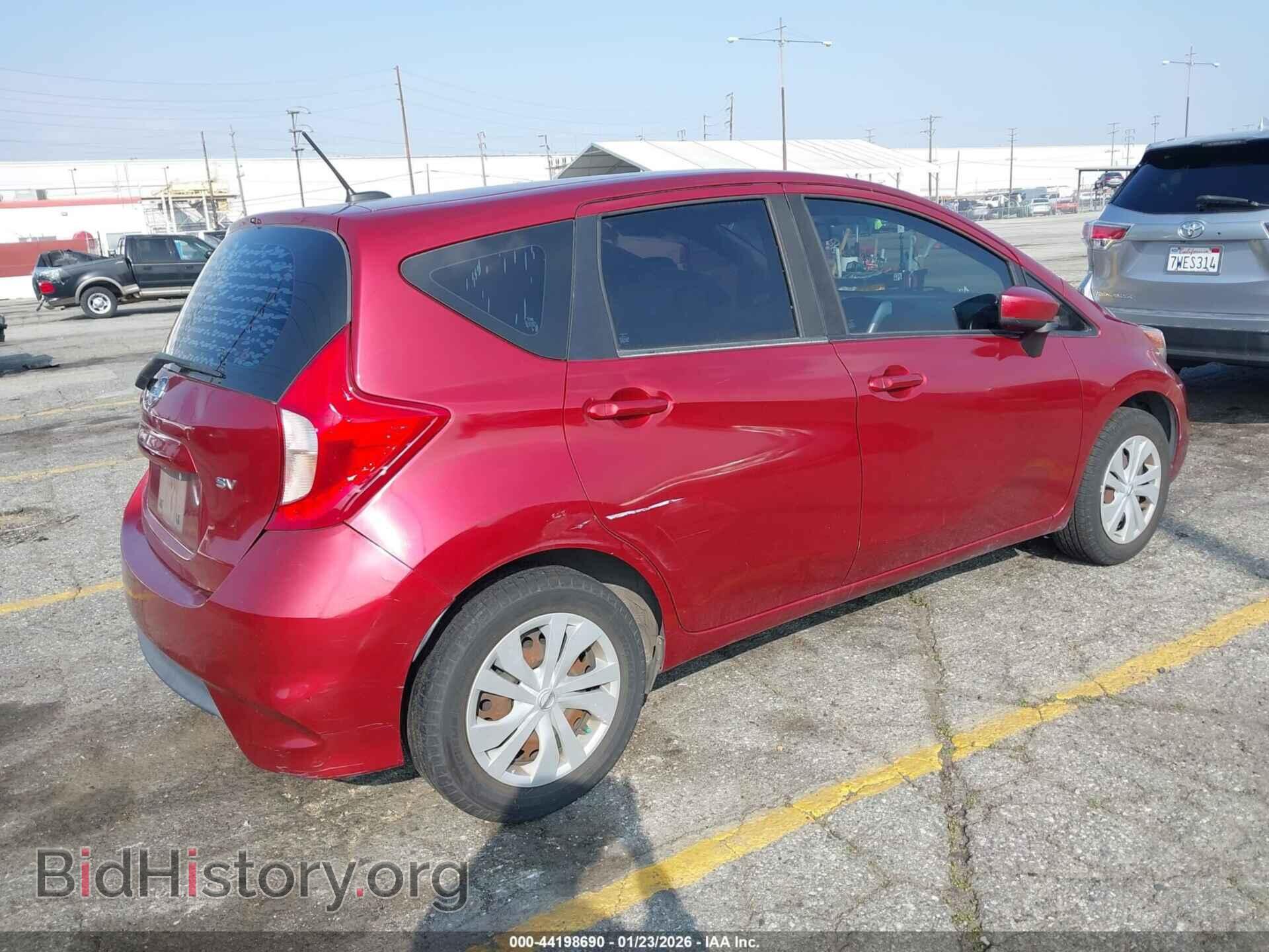 2018 NISSAN VERSA NOTE - VIN: 3N1CE2CP4JL358096 - Фото 4