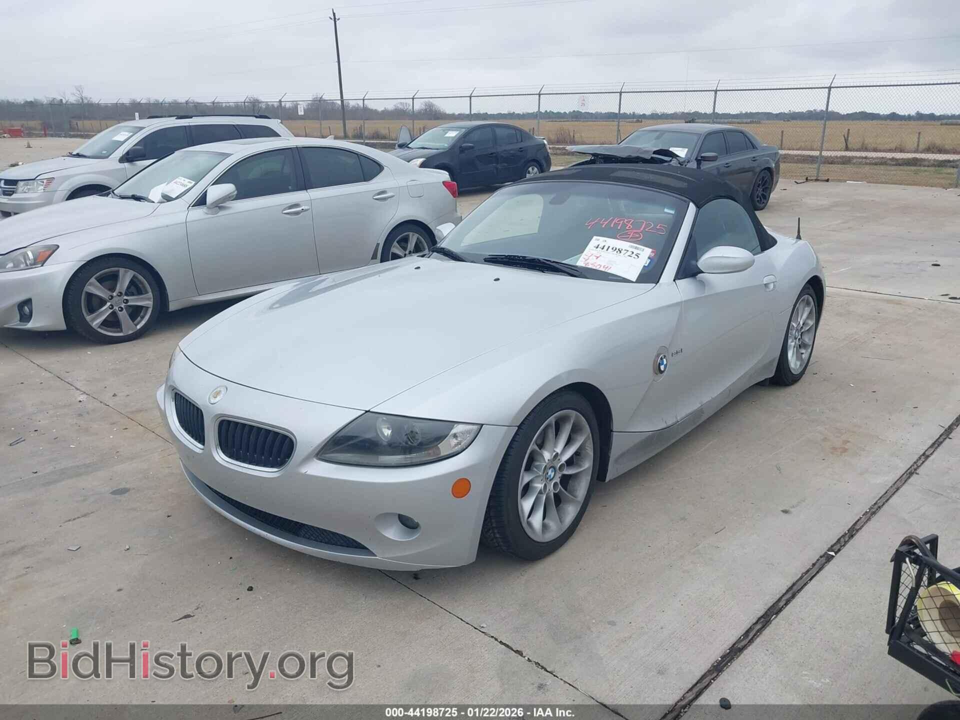 2005 BMW Z4 - VIN: 4USBT33555LR71004 - Фото 2