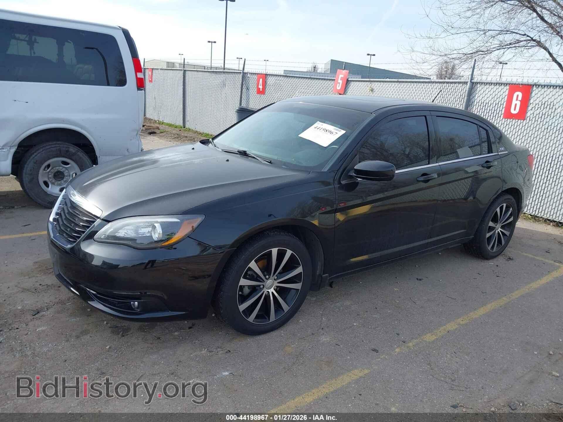 2014 CHRYSLER 200 - VIN: 1C3CCBCGXEN134828 - Фото 2