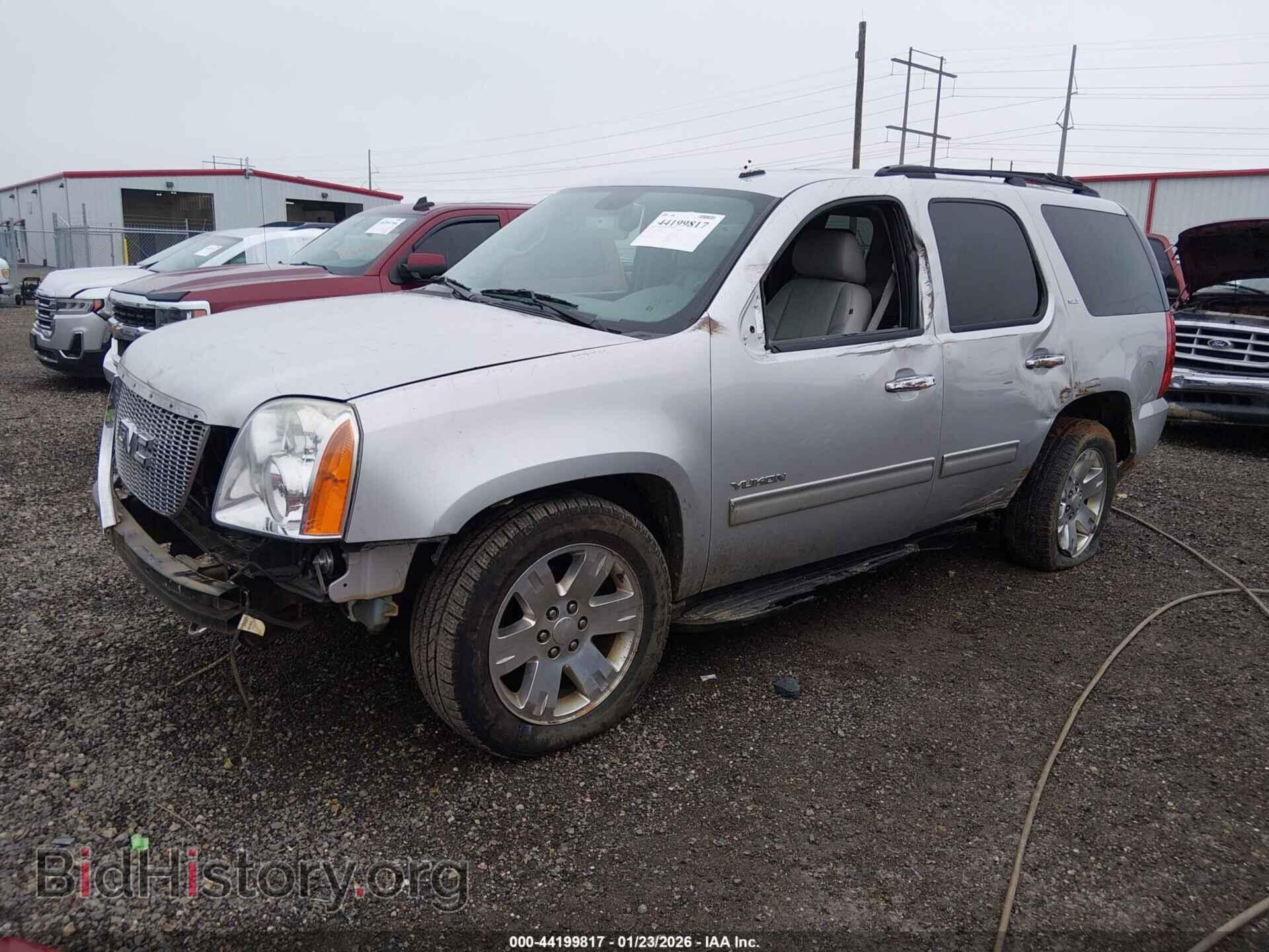 2011 GMC YUKON - VIN: 1GKS1CE03BR133631 - Фото 2