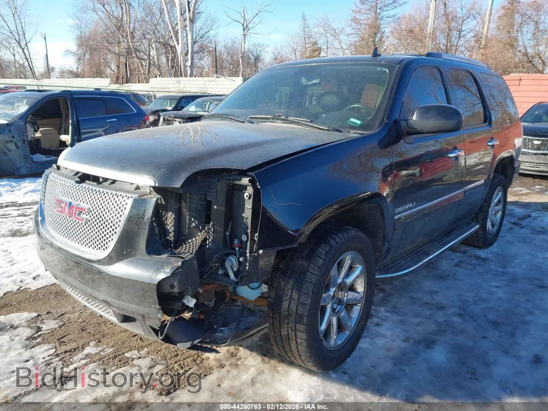 2011 GMC YUKON - VIN: 1GKS2EEF8BR352274 - Фото 2