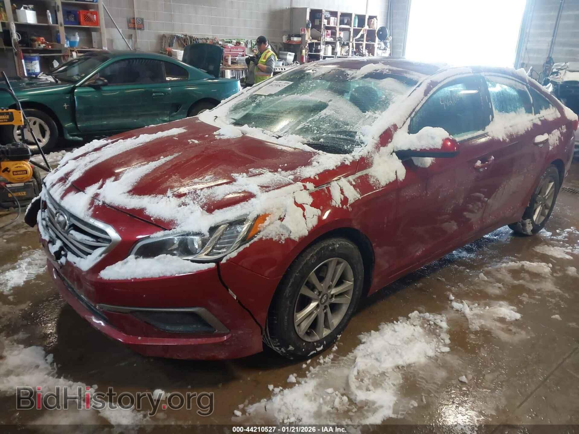2016 HYUNDAI SONATA - VIN: 5NPE24AF1GH307698 - Фото 2
