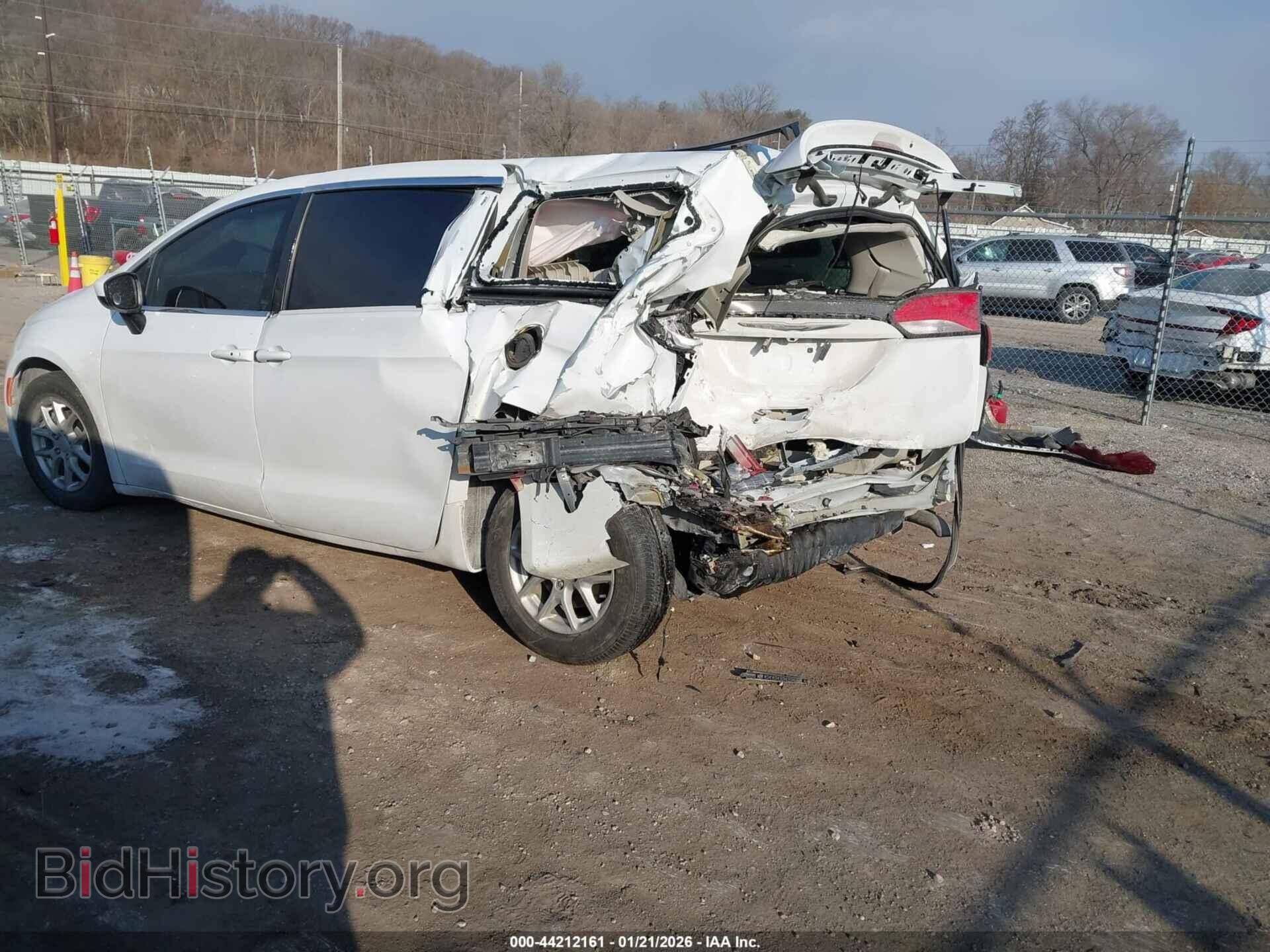 2017 CHRYSLER PACIFICA - VIN: 2C4RC1CG7HR597940 - Photo 3