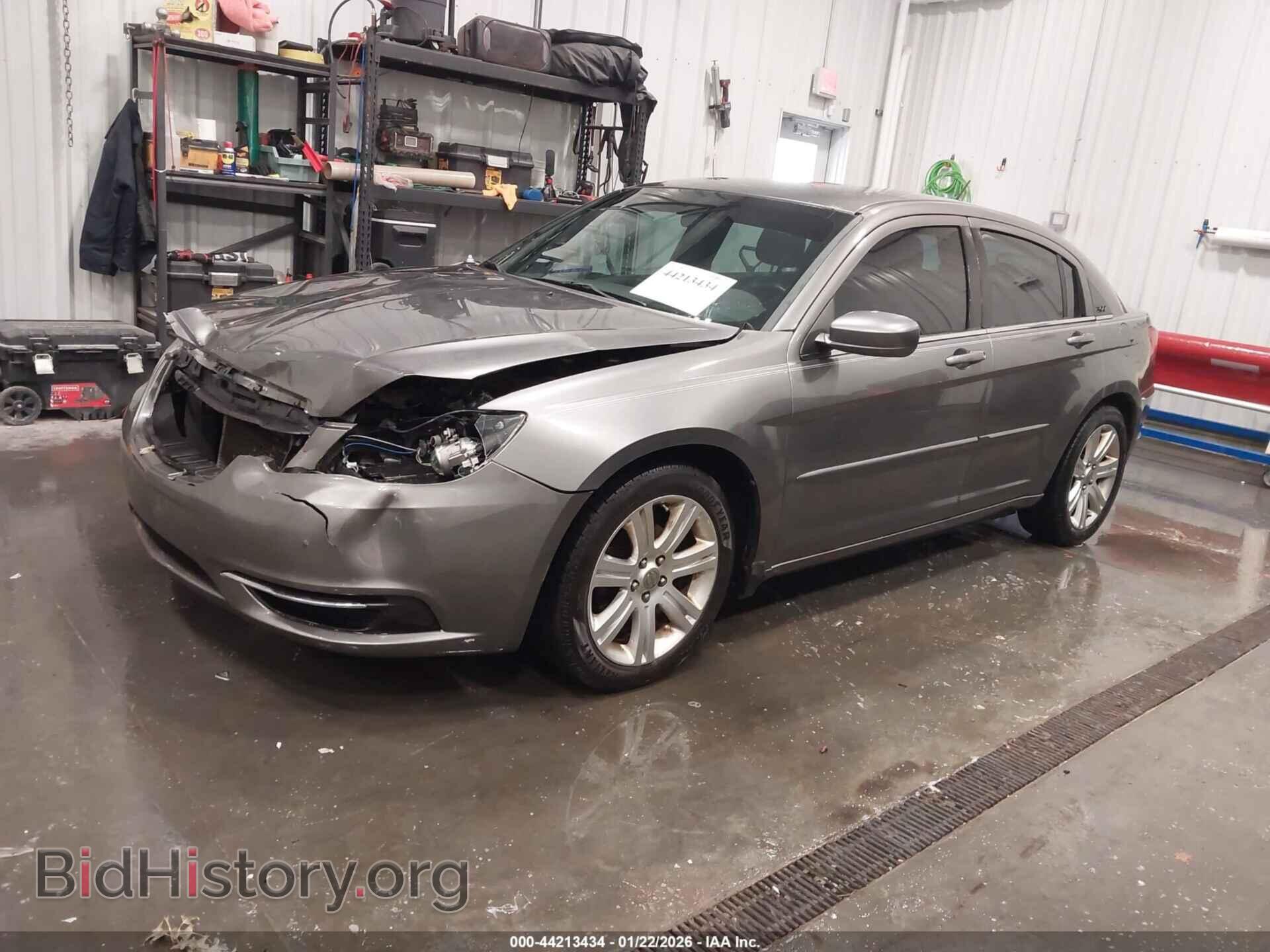 2013 CHRYSLER 200 - VIN: 1C3CCBBB1DN715073 - Photo 2