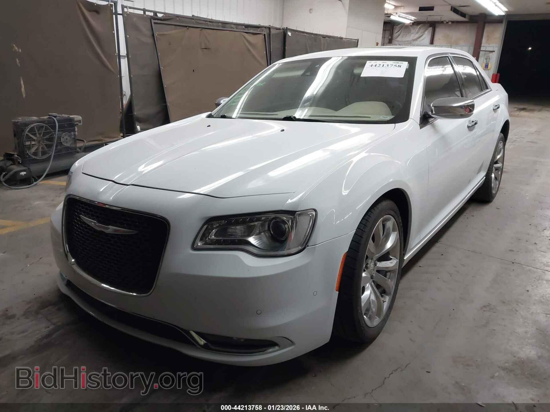2016 CHRYSLER 300C - VIN: 2C3CCAEG4GH147917 - Фото 2