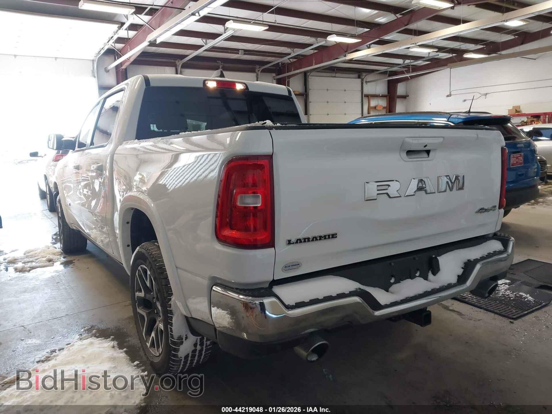 2025 RAM 1500 - VIN: 1C6SRFJP3SN775404 - Фото 3
