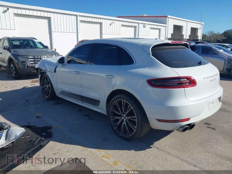2016 Porsche MACAN (VIN WP1AB2A58GLB41846) — photo 3 of 17