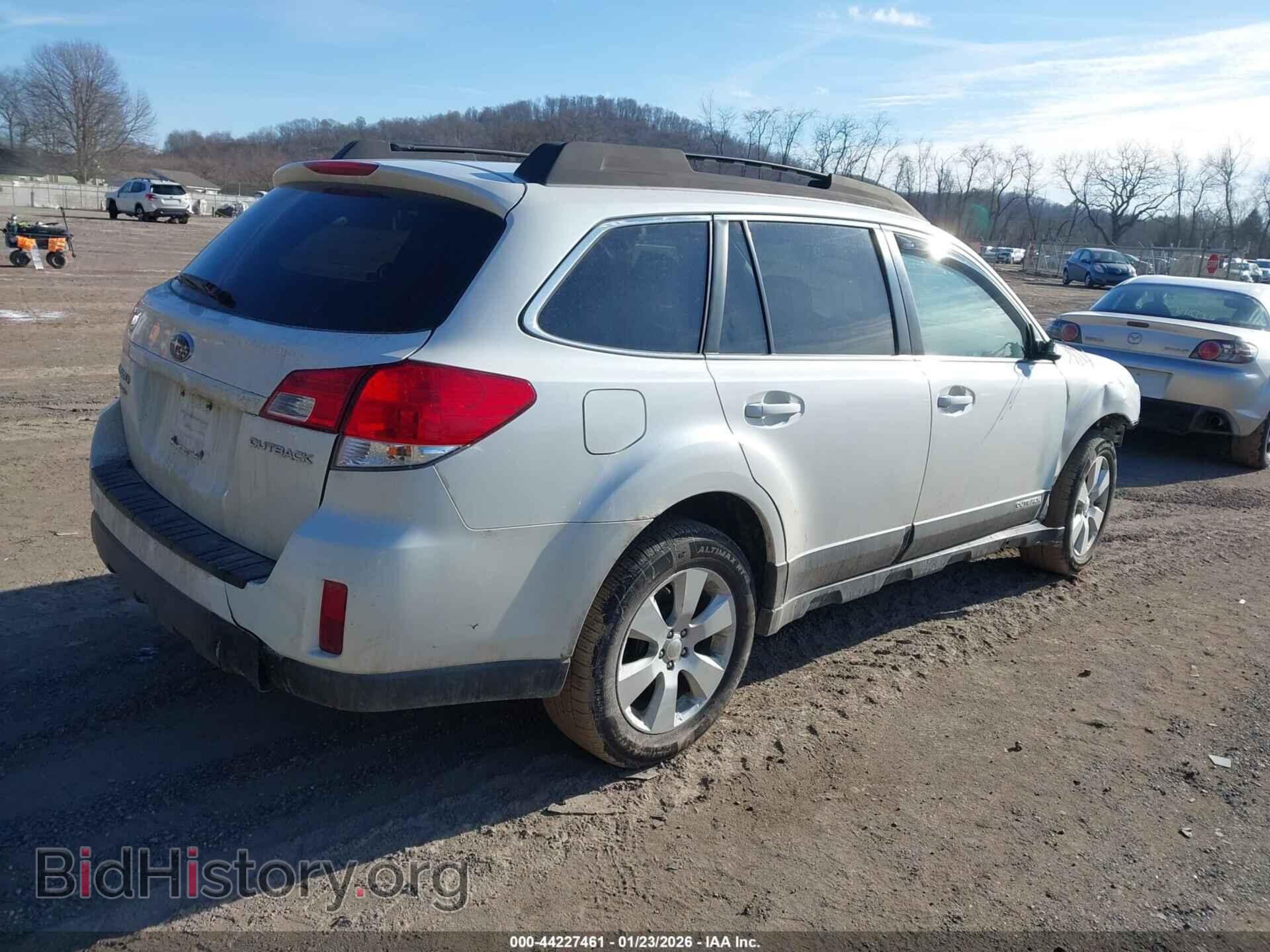 2011 SUBARU OUTBACK - VIN: 4S4BRCCC6B3373174 - Photo 4