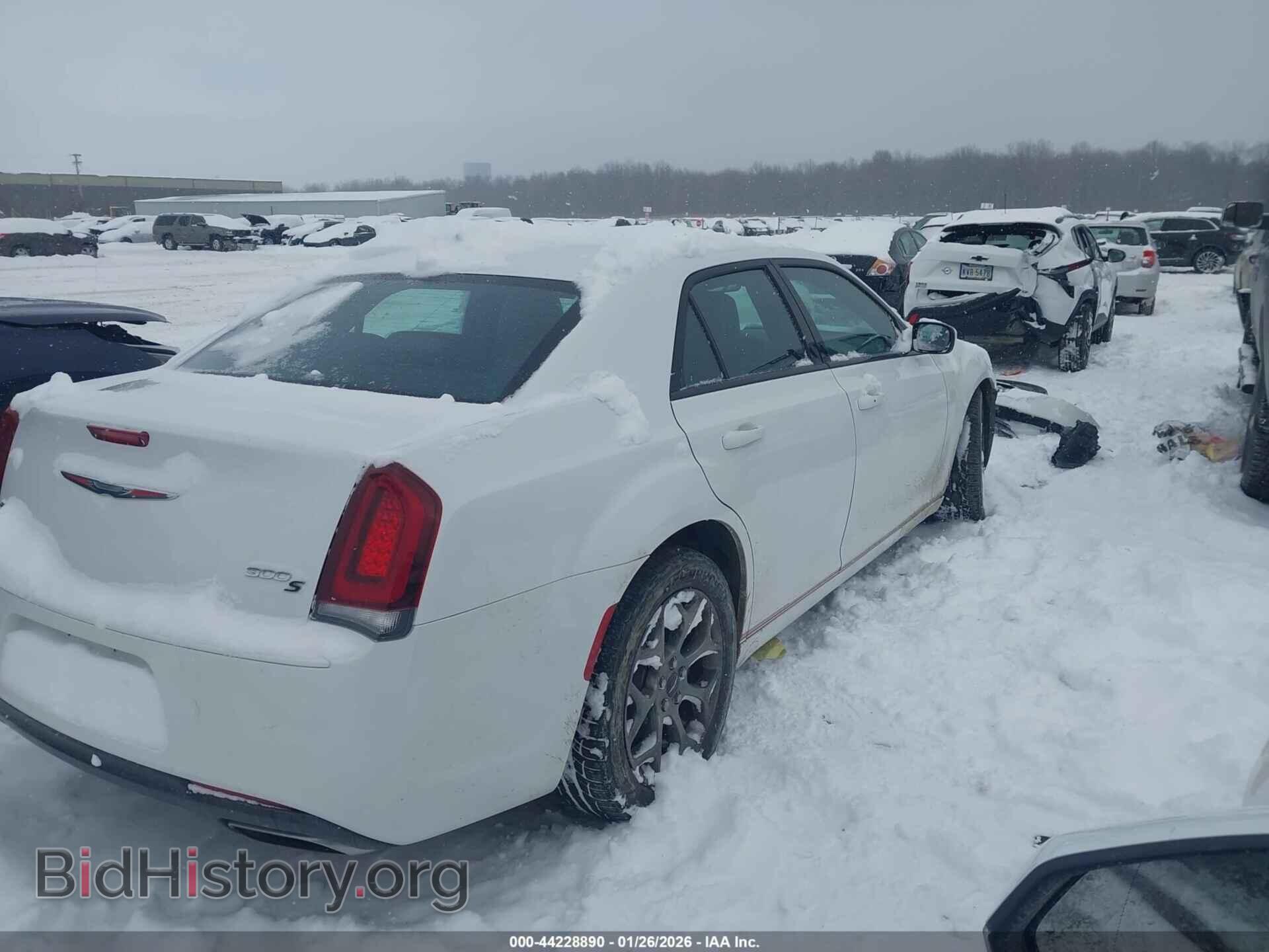 2016 CHRYSLER 300 - VIN: 2C3CCAGG9GH220616 - Фото 4