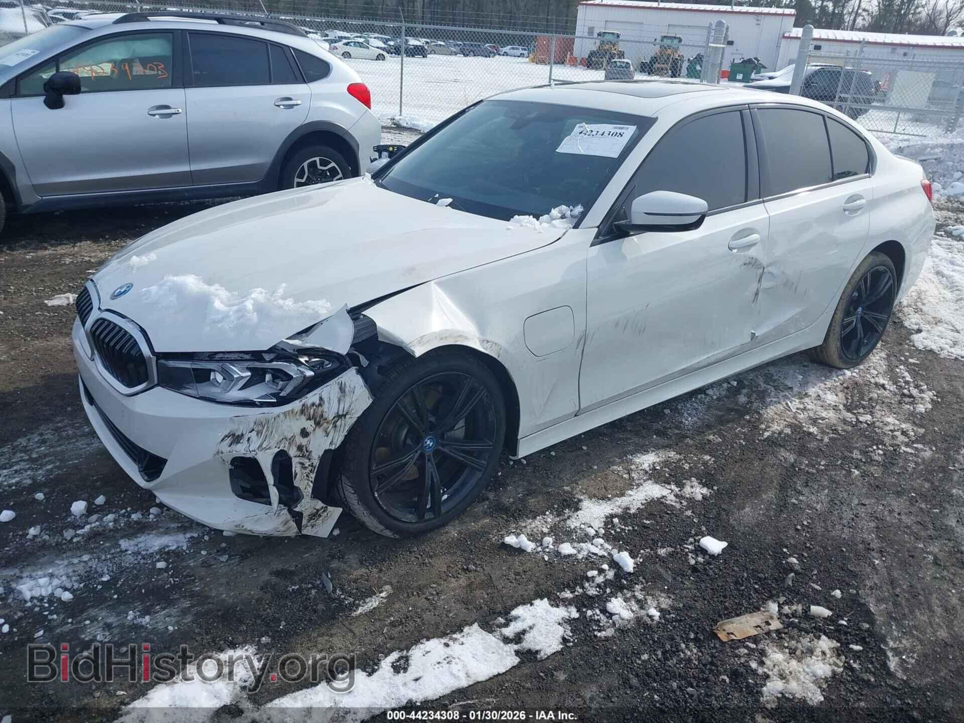 2024 BMW 330E - VIN: 3MW39FF01R8E80207 - Фото 2