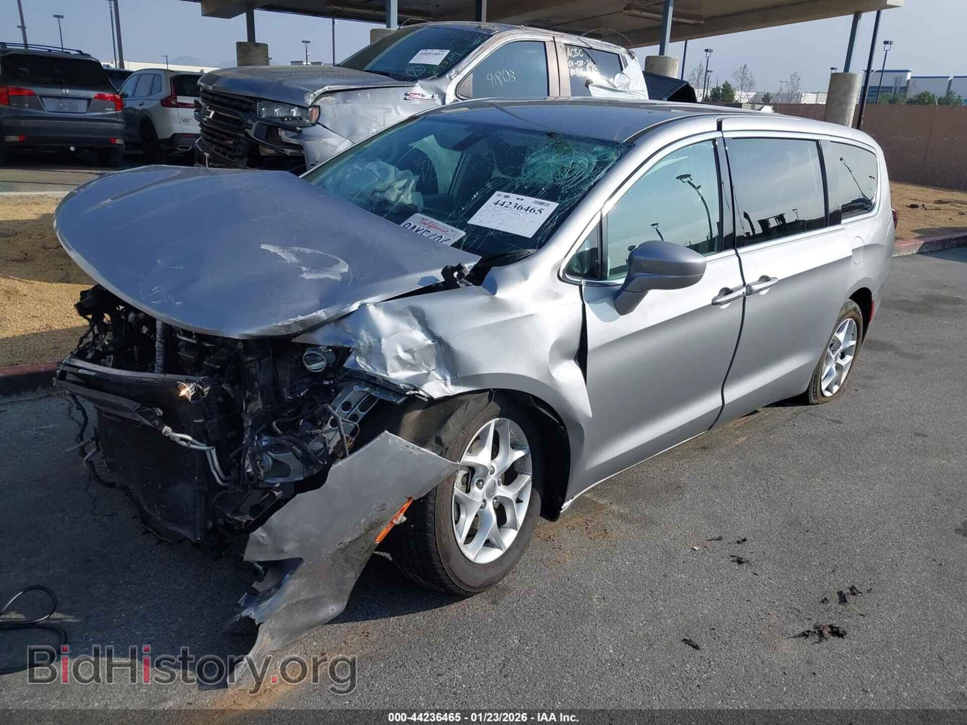 2018 CHRYSLER PACIFICA - VIN: 2C4RC1FG3JR126109 - Фото 2