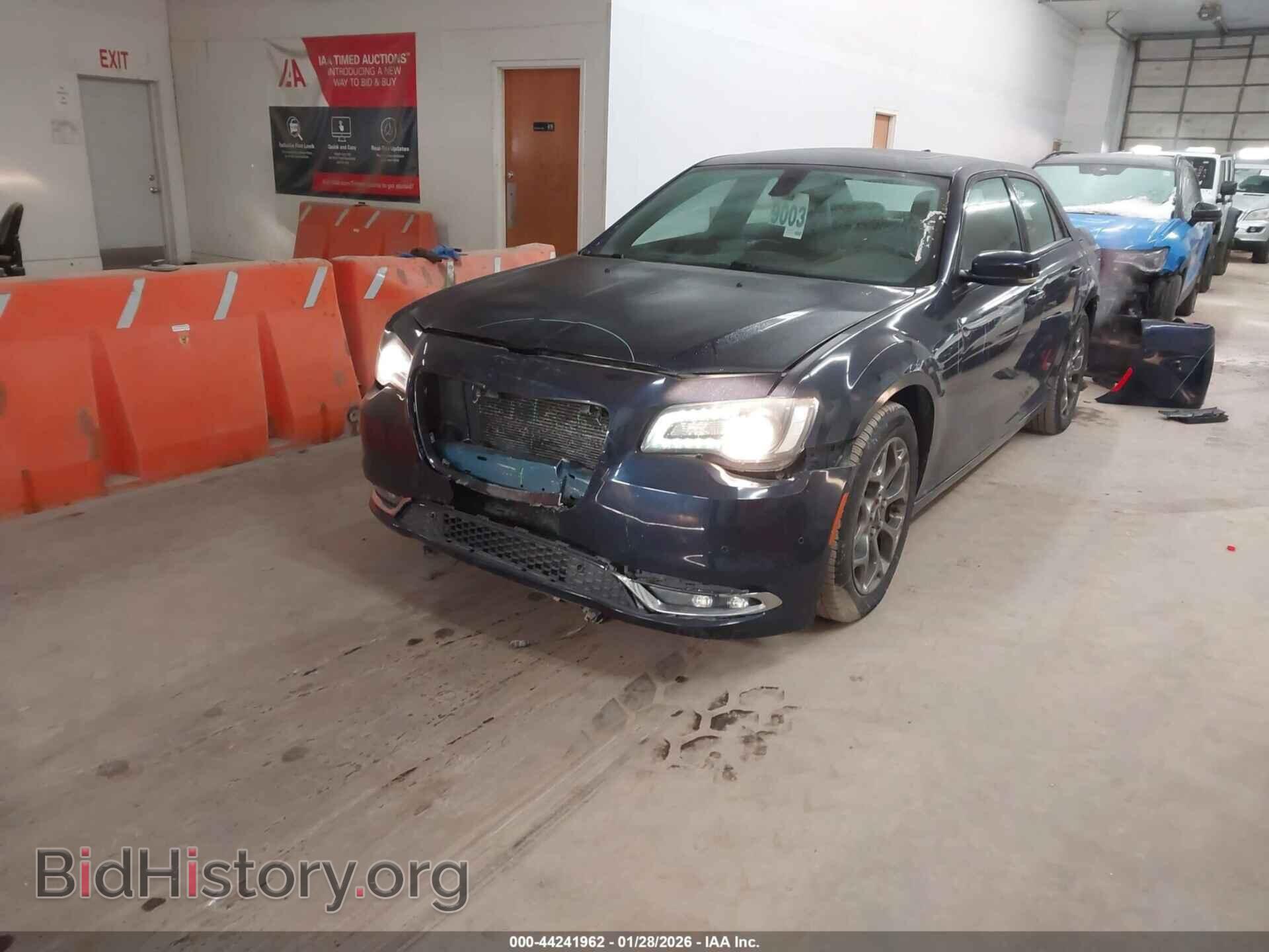 2016 CHRYSLER 300 - VIN: 2C3CCAGGXGH208975 - Фото 2