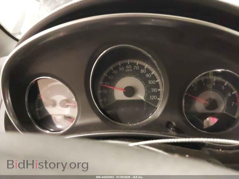 2012 Chrysler 200 (VIN 1C3BCBFG9CN144898) — photo 7 of 16