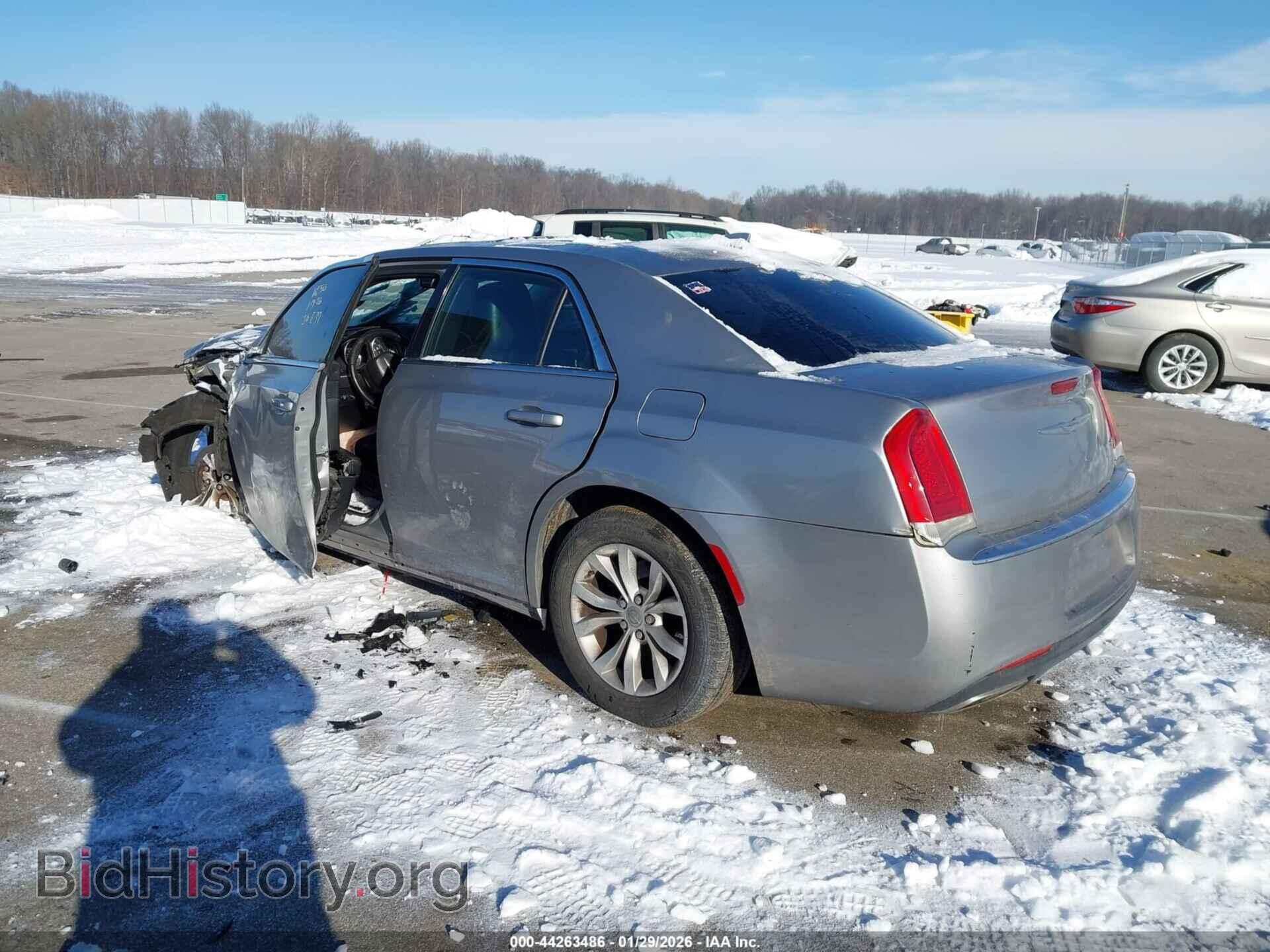 2016 CHRYSLER 300 - VIN: 2C3CCAAG1GH216875 - Фото 3