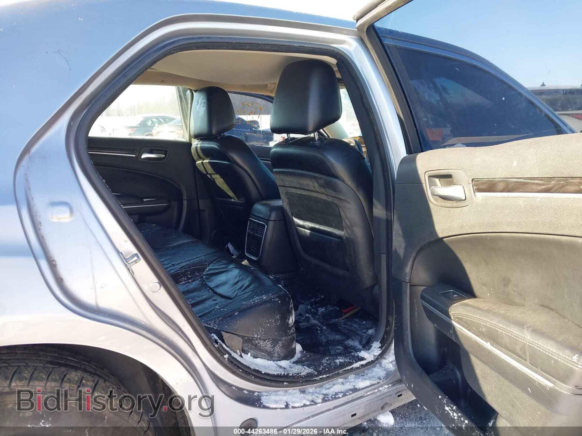 2016 CHRYSLER 300 - VIN: 2C3CCAAG1GH216875 - Фото 8