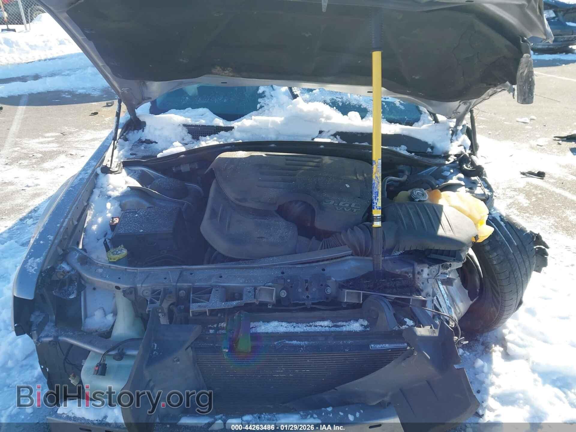 2016 CHRYSLER 300 - VIN: 2C3CCAAG1GH216875 - Фото 10