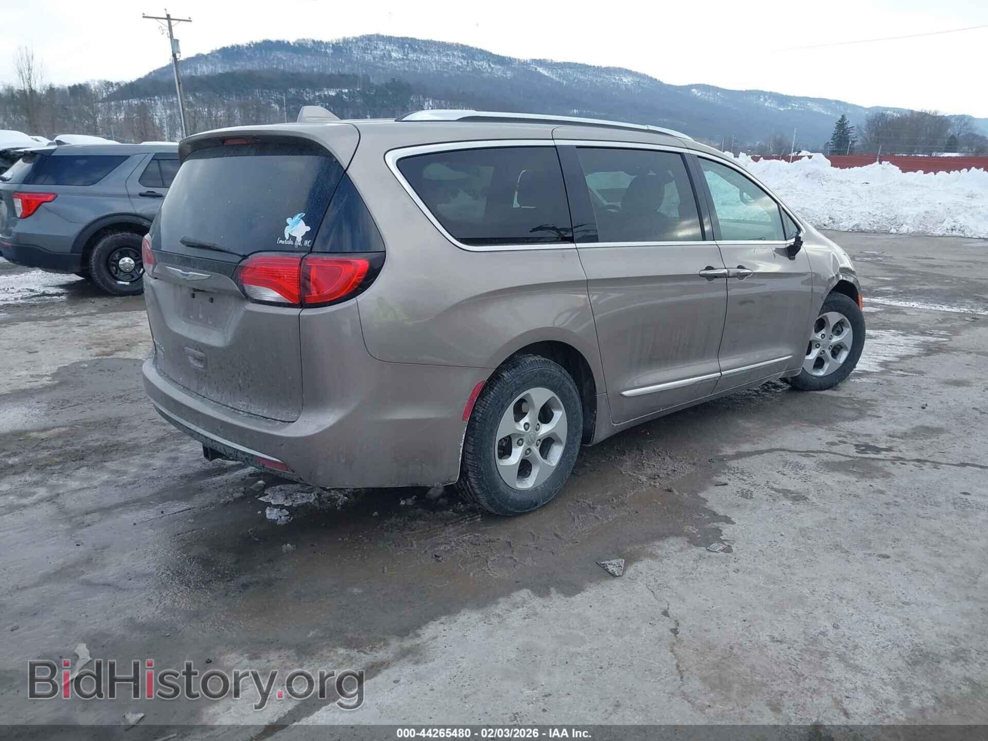 2017 CHRYSLER PACIFICA - VIN: 2C4RC1EG4HR722261 - Фото 4
