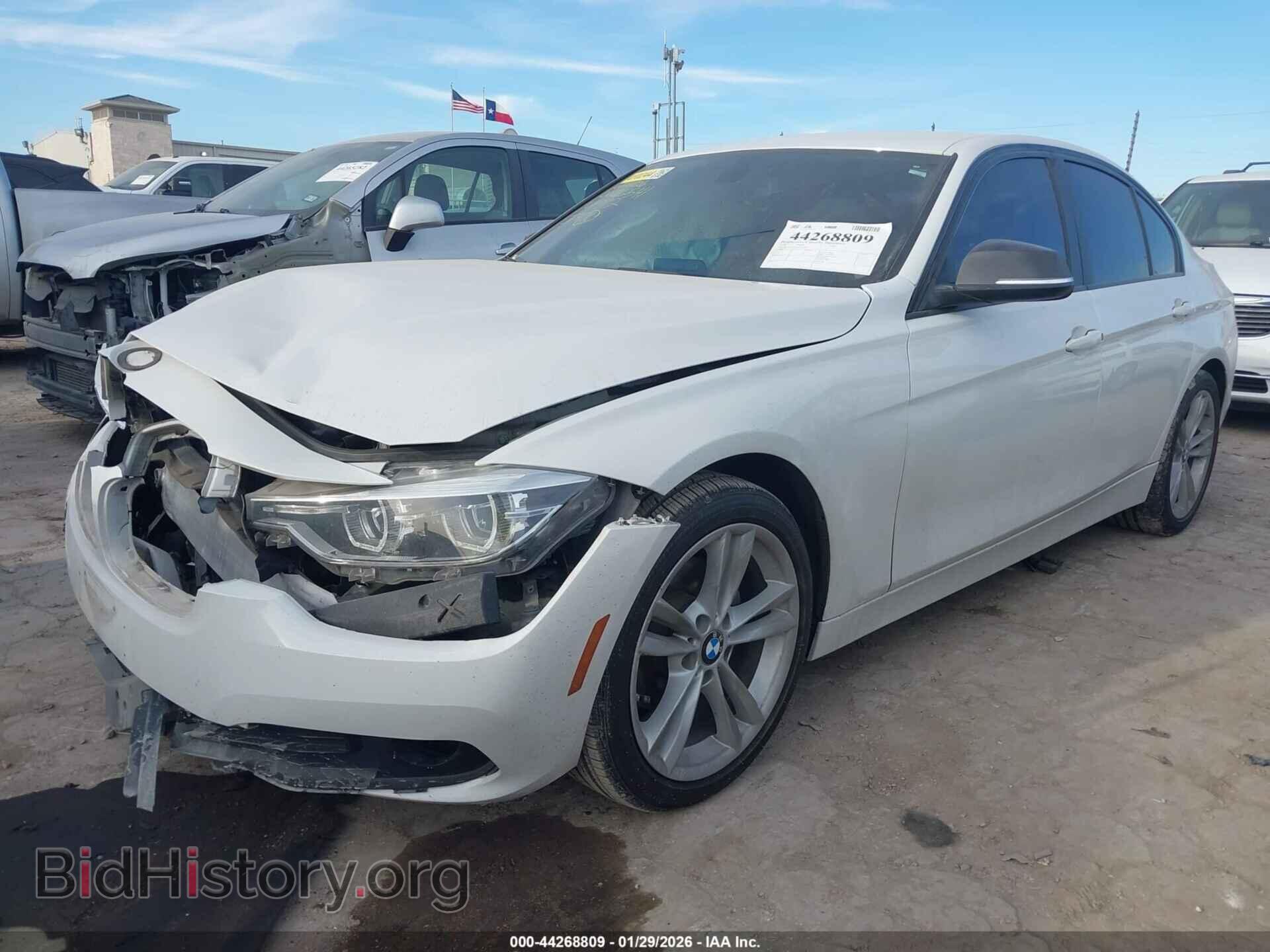2016 BMW 320I - VIN: WBA8E1G58GNU11992 - Фото 2