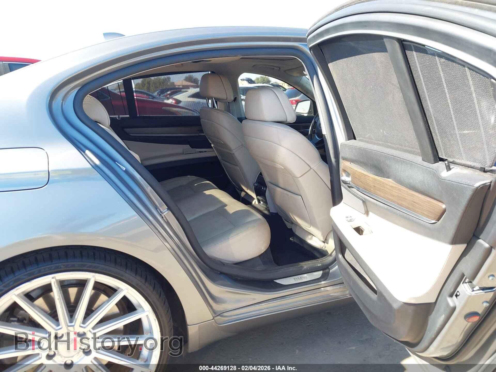 2012 BMW 750I - VIN: WBAKA8C59CDX01450 - Фото 8