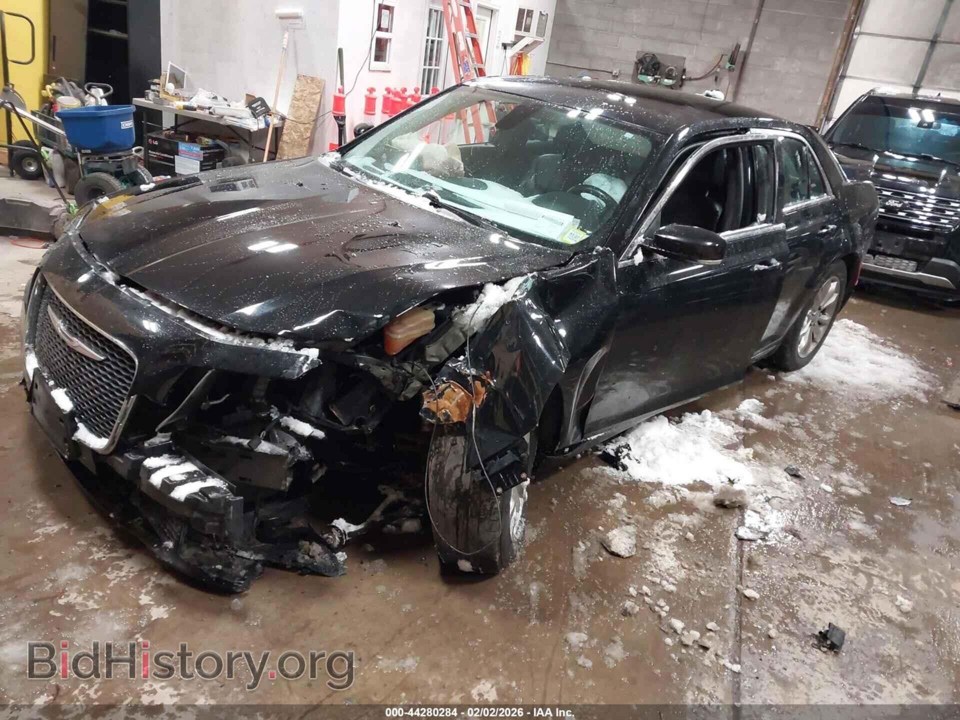 2015 CHRYSLER 300 - VIN: 2C3CCARG5FH782346 - Фото 2