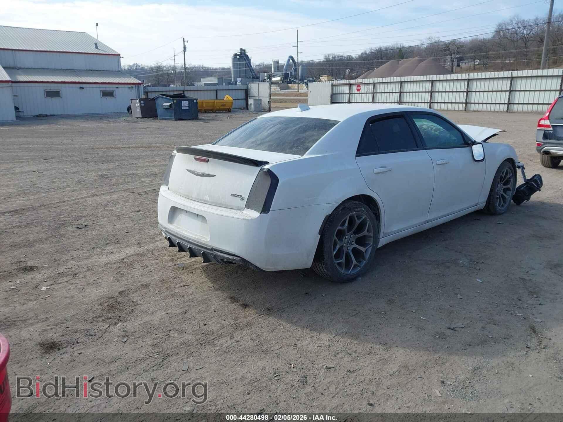 2016 CHRYSLER 300 - VIN: 2C3CCABG2GH152151 - Photo 4