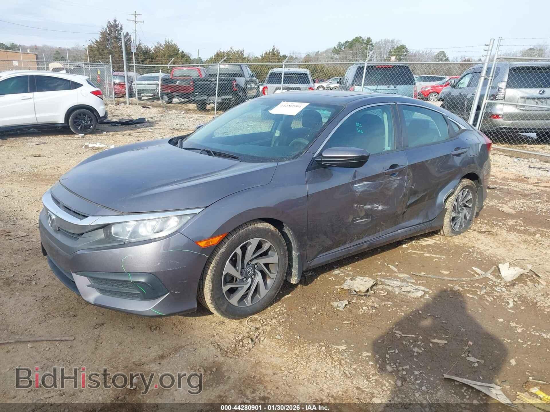 2018 HONDA CIVIC - VIN: 2HGFC2F71JH576857 - Фото 2