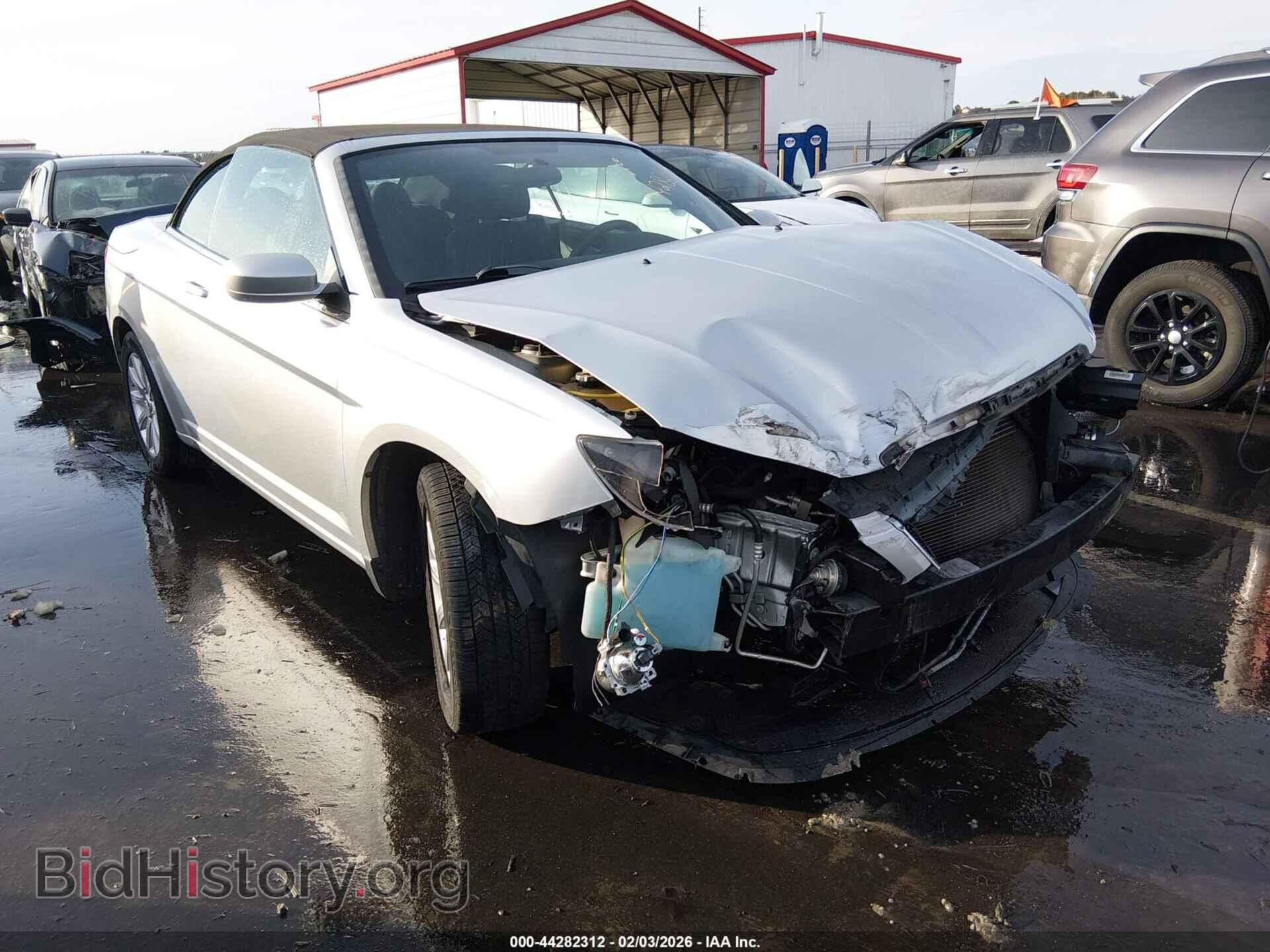 Photo 1C3BC2EG0BN601100 - CHRYSLER 200 2011