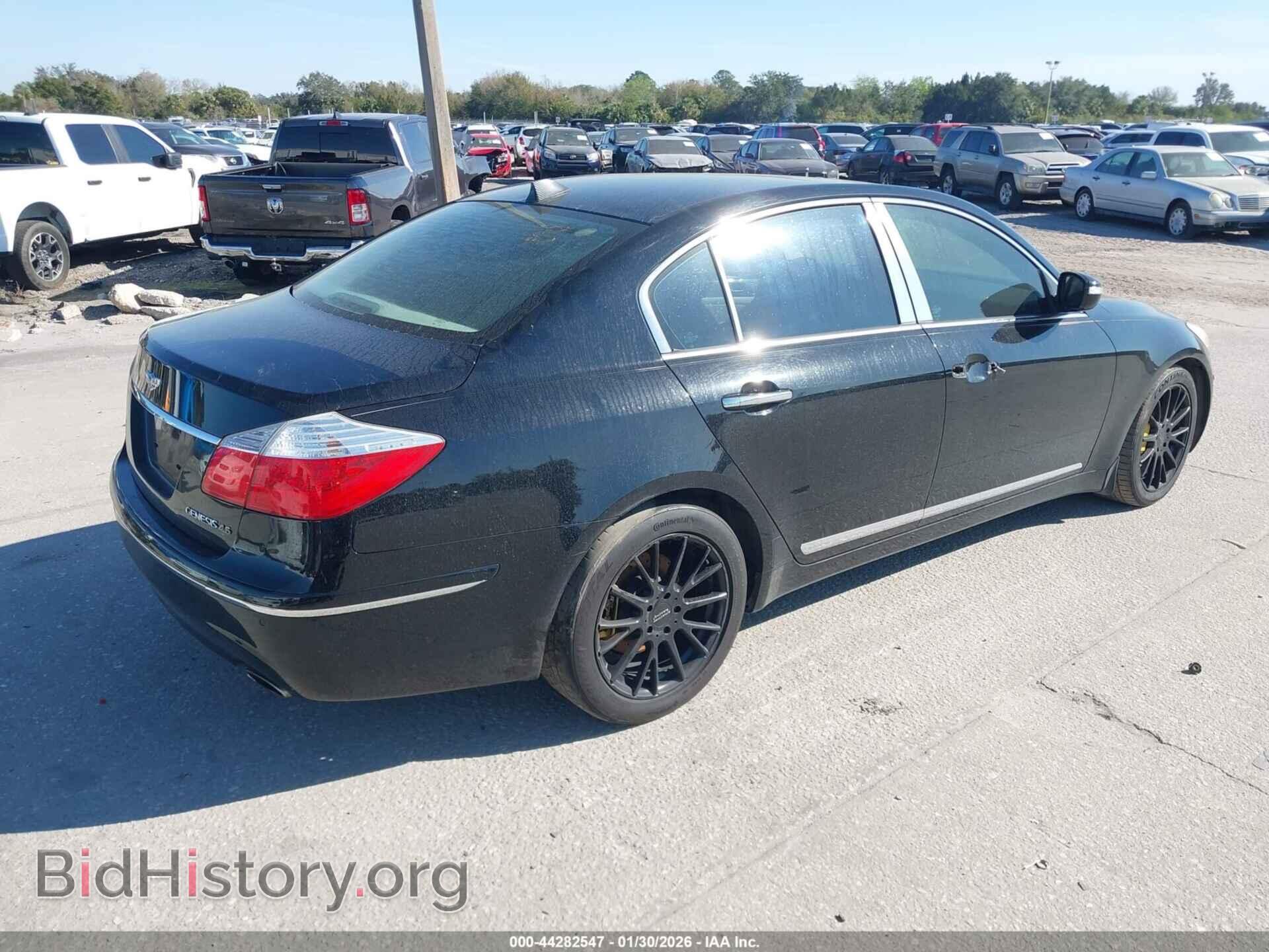 2011 HYUNDAI GENESIS - VIN: KMHGC4DF3BU140210 - Фото 4