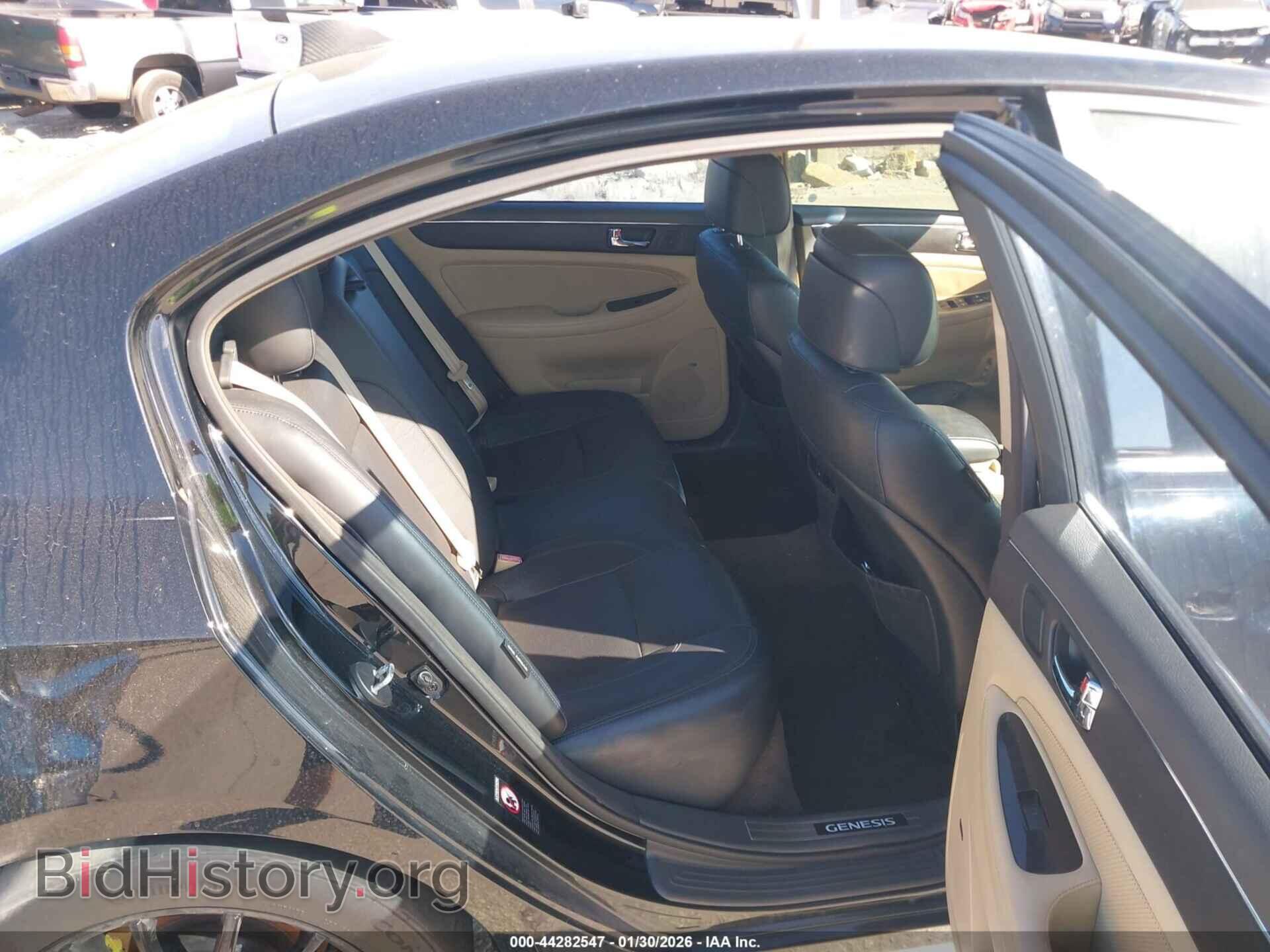 2011 HYUNDAI GENESIS - VIN: KMHGC4DF3BU140210 - Фото 8