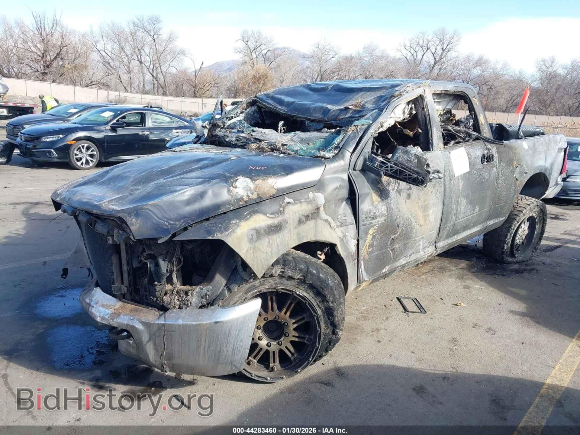 2017 RAM 2500 - VIN: 3C6UR5DLXHG725029 - Photo 2