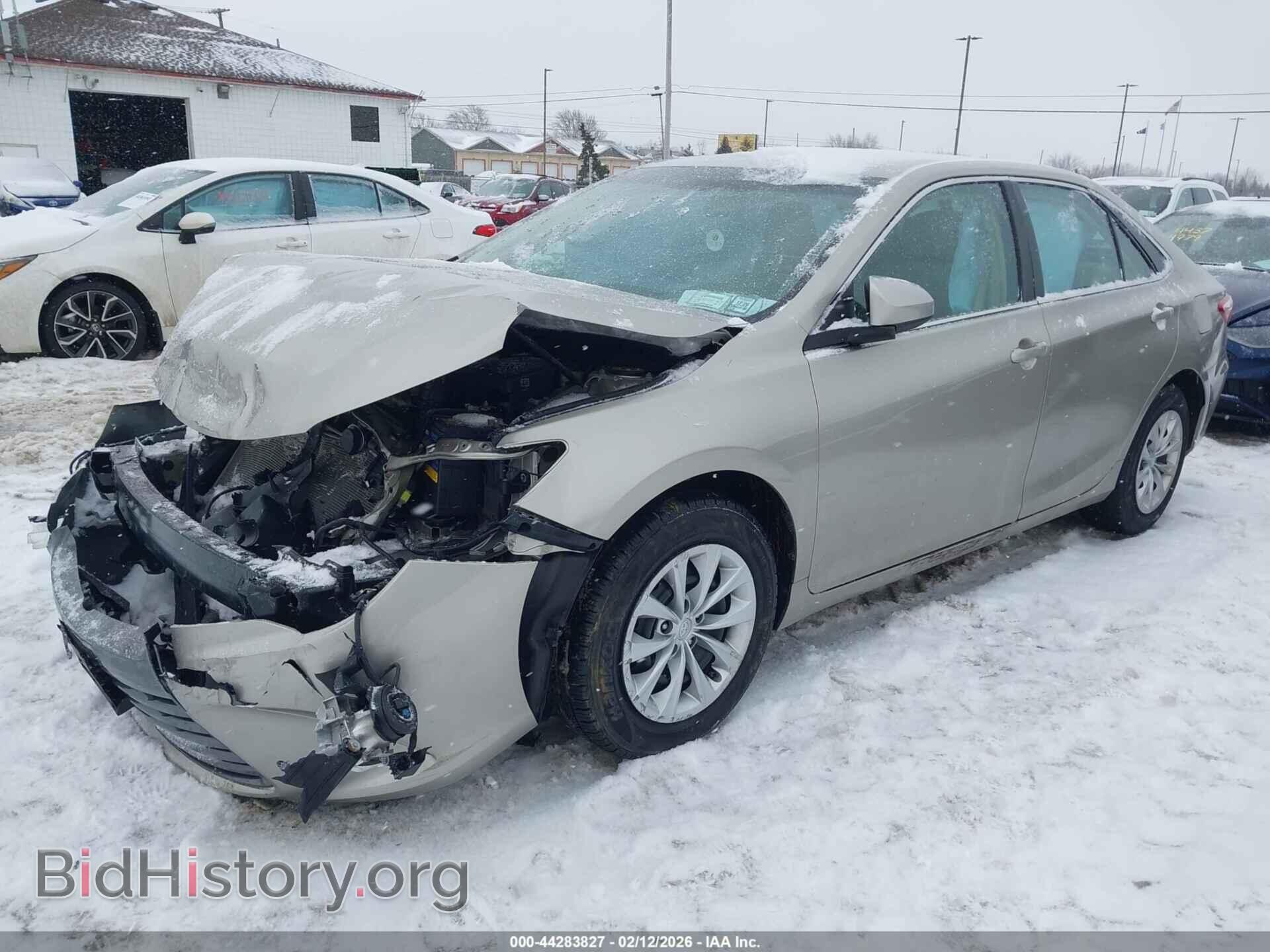 2016 TOYOTA CAMRY - VIN: 4T4BF1FK2GR568521 - Фото 2