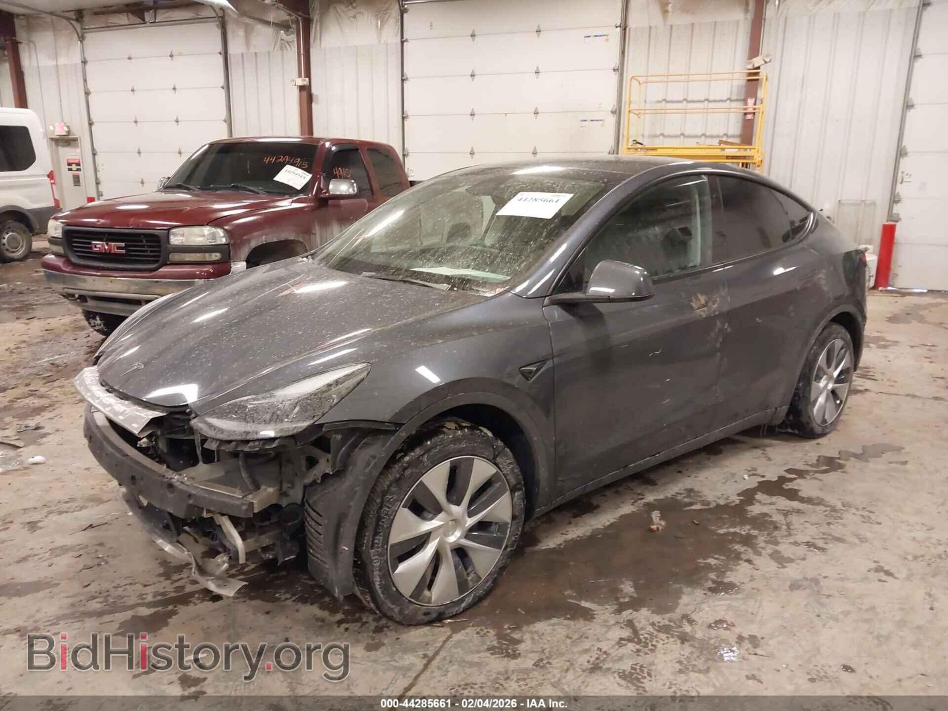 2023 TESLA MODEL Y - VIN: 7SAYGDED0PF958524 - Фото 2