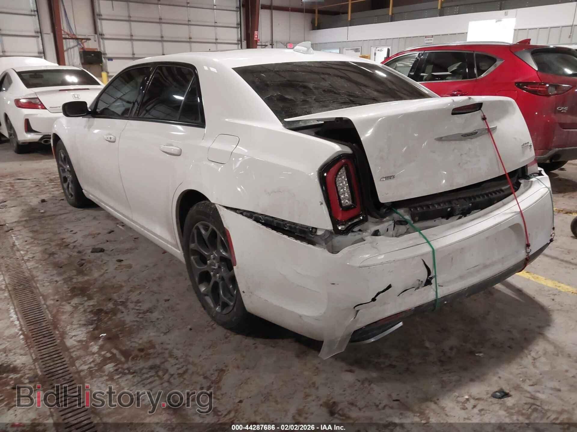 2017 CHRYSLER 300 - VIN: 2C3CCAGG9HH648090 - Фото 3