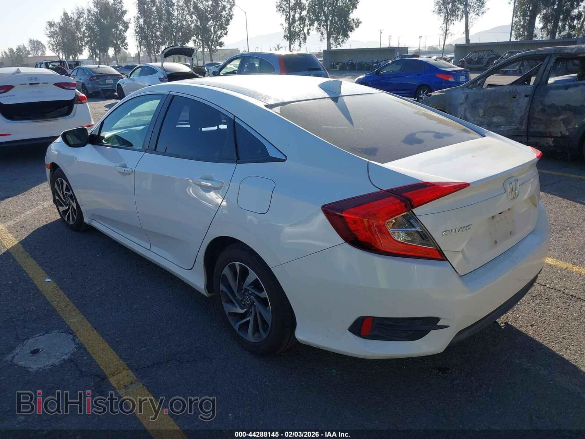 2018 HONDA CIVIC - VIN: 2HGFC2F79JH532167 - Фото 3