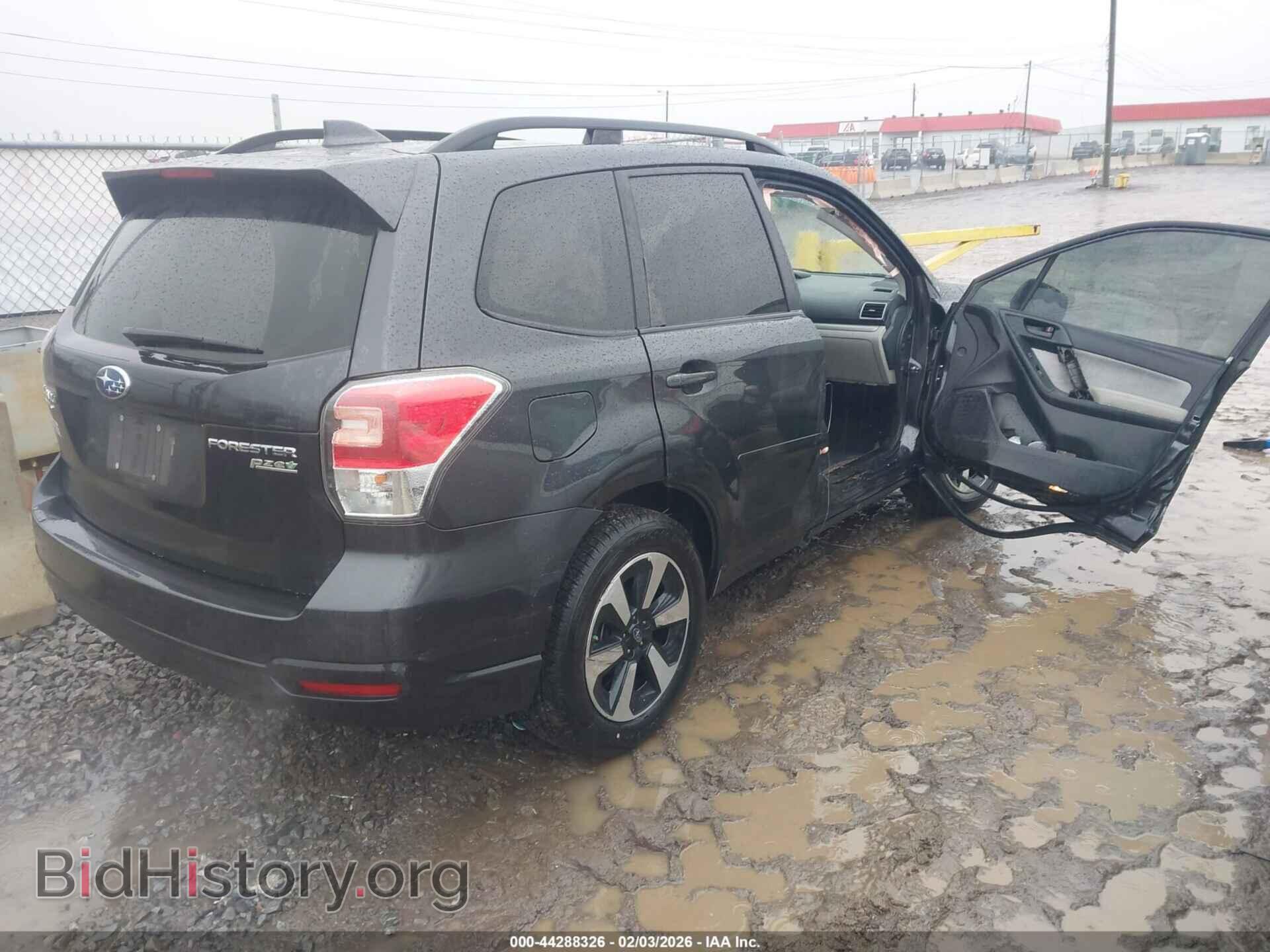 2017 SUBARU FORESTER - VIN: JF2SJAGC0HH467140 - Фото 4