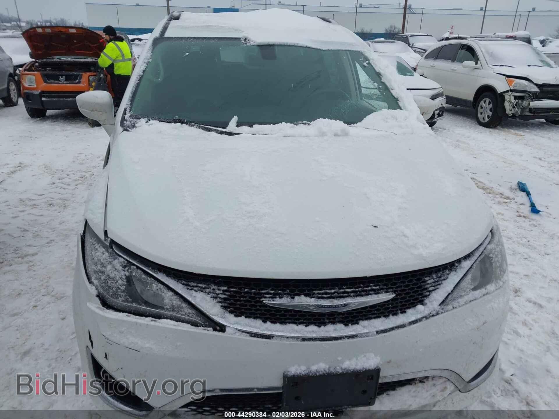 2017 CHRYSLER PACIFICA - VIN: 2C4RC1BGXHR820926 - Фото 12