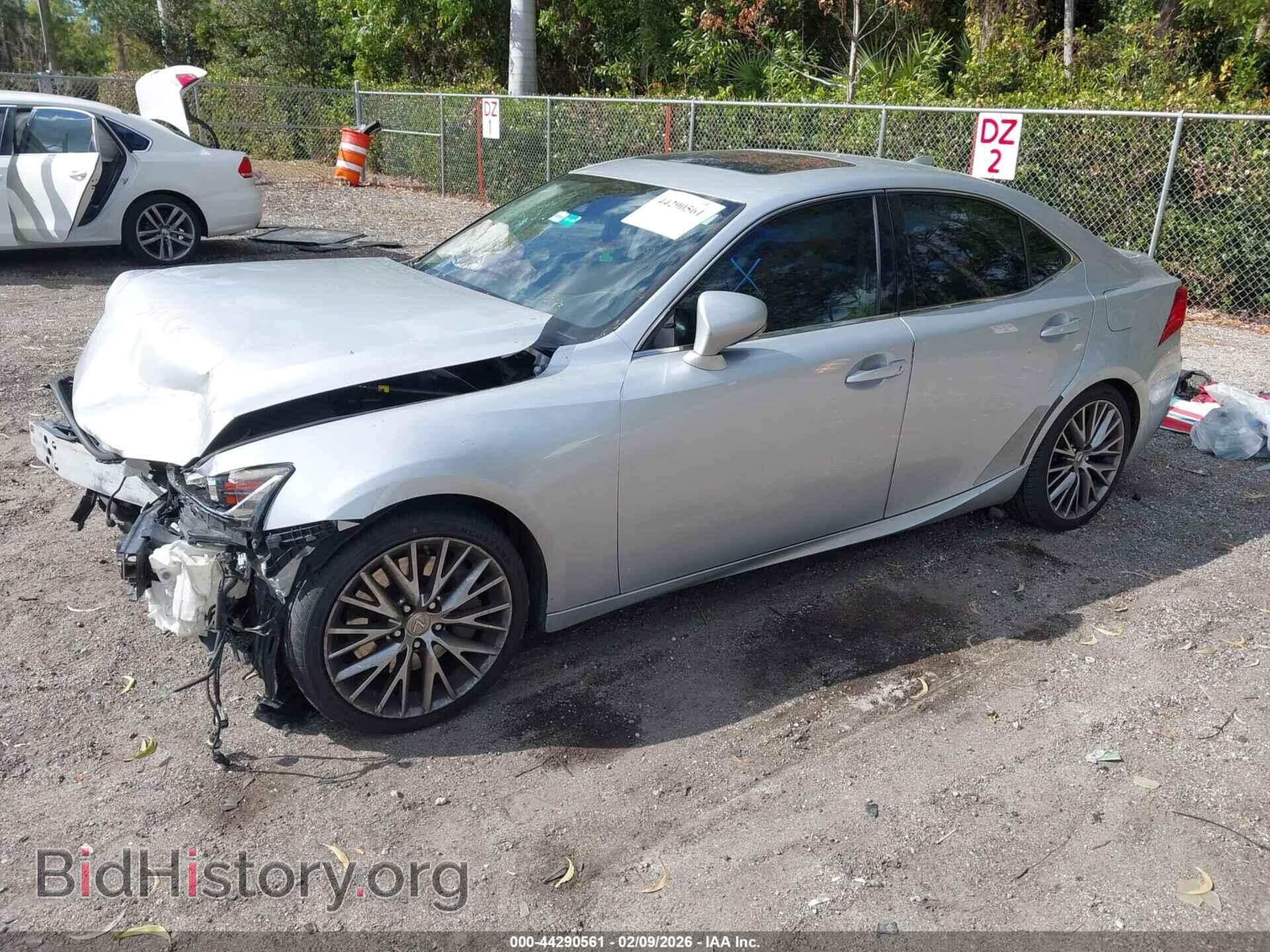 2017 LEXUS IS 200T - VIN: JTHBA1D21H5055593 - Фото 2