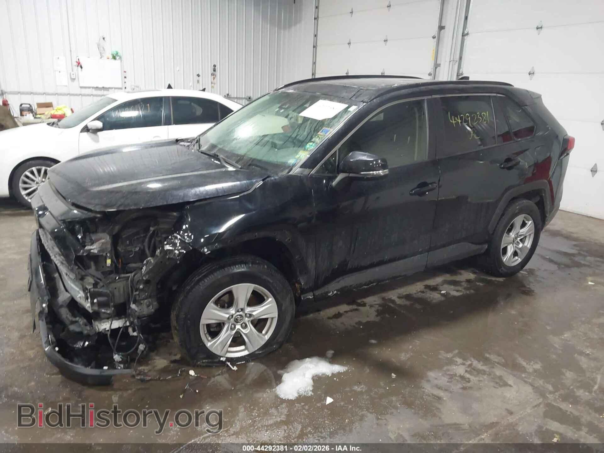 2019 TOYOTA RAV4 - VIN: JTMP1RFV6KJ005204 - Фото 2