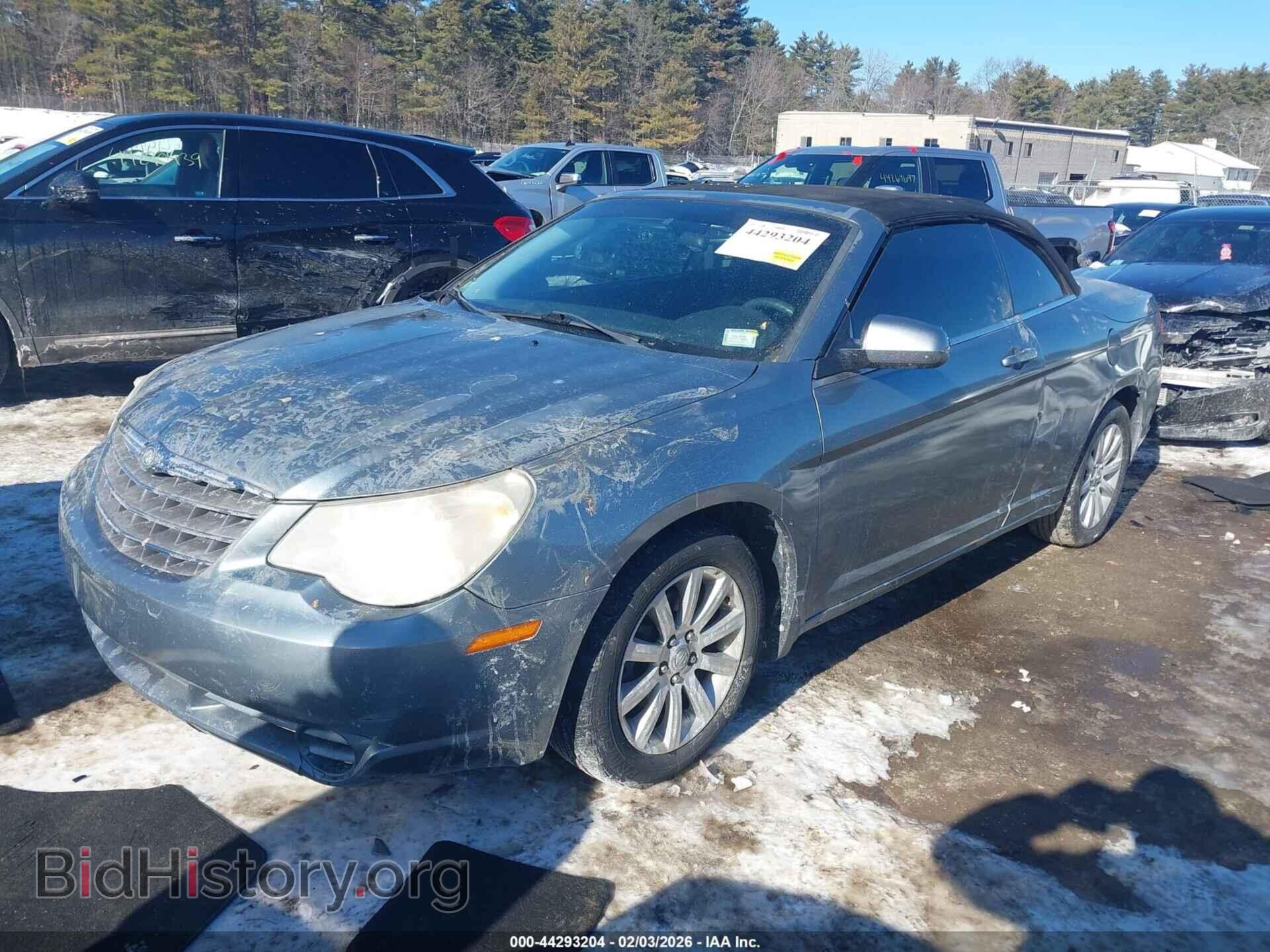2010 CHRYSLER SEBRING - VIN: 1C3BC5ED8AN166042 - Фото 2