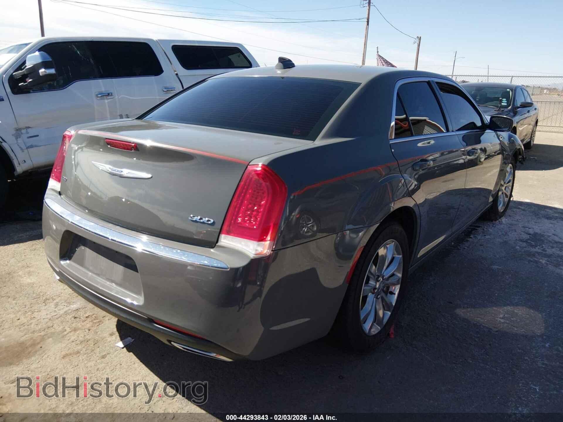 2019 CHRYSLER 300 - VIN: 2C3CCARG2KH531116 - Фото 4