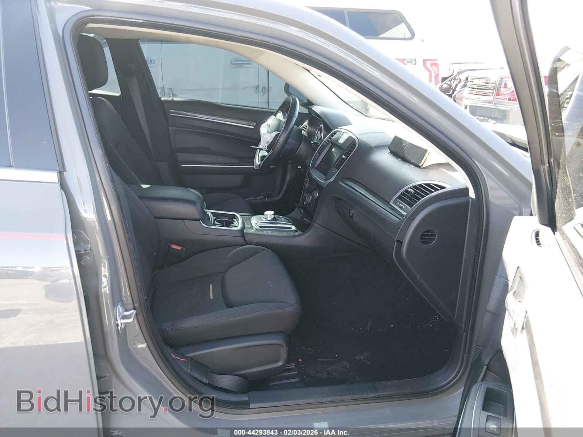 2019 CHRYSLER 300 - VIN: 2C3CCARG2KH531116 - Фото 5