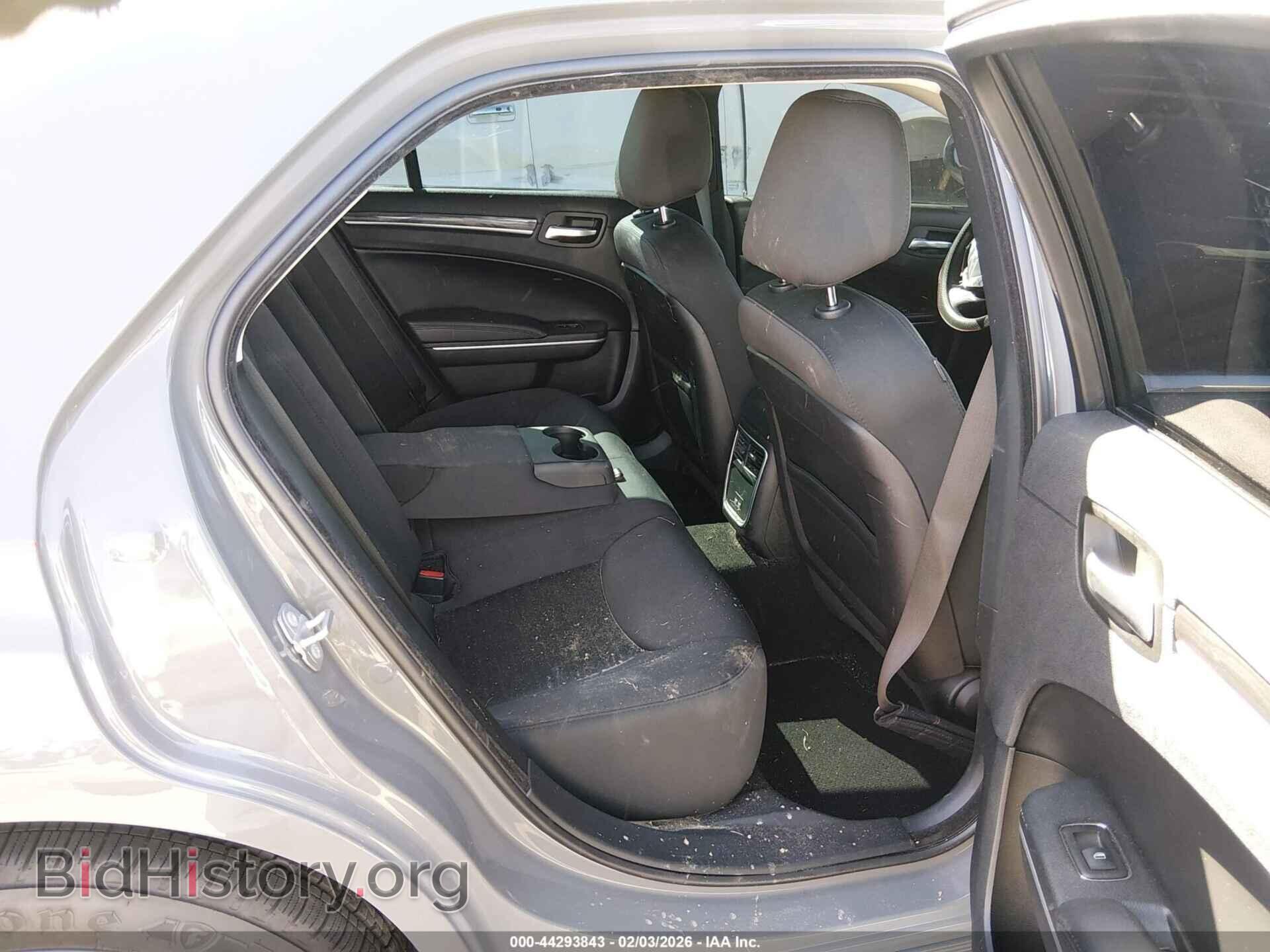 2019 CHRYSLER 300 - VIN: 2C3CCARG2KH531116 - Фото 8