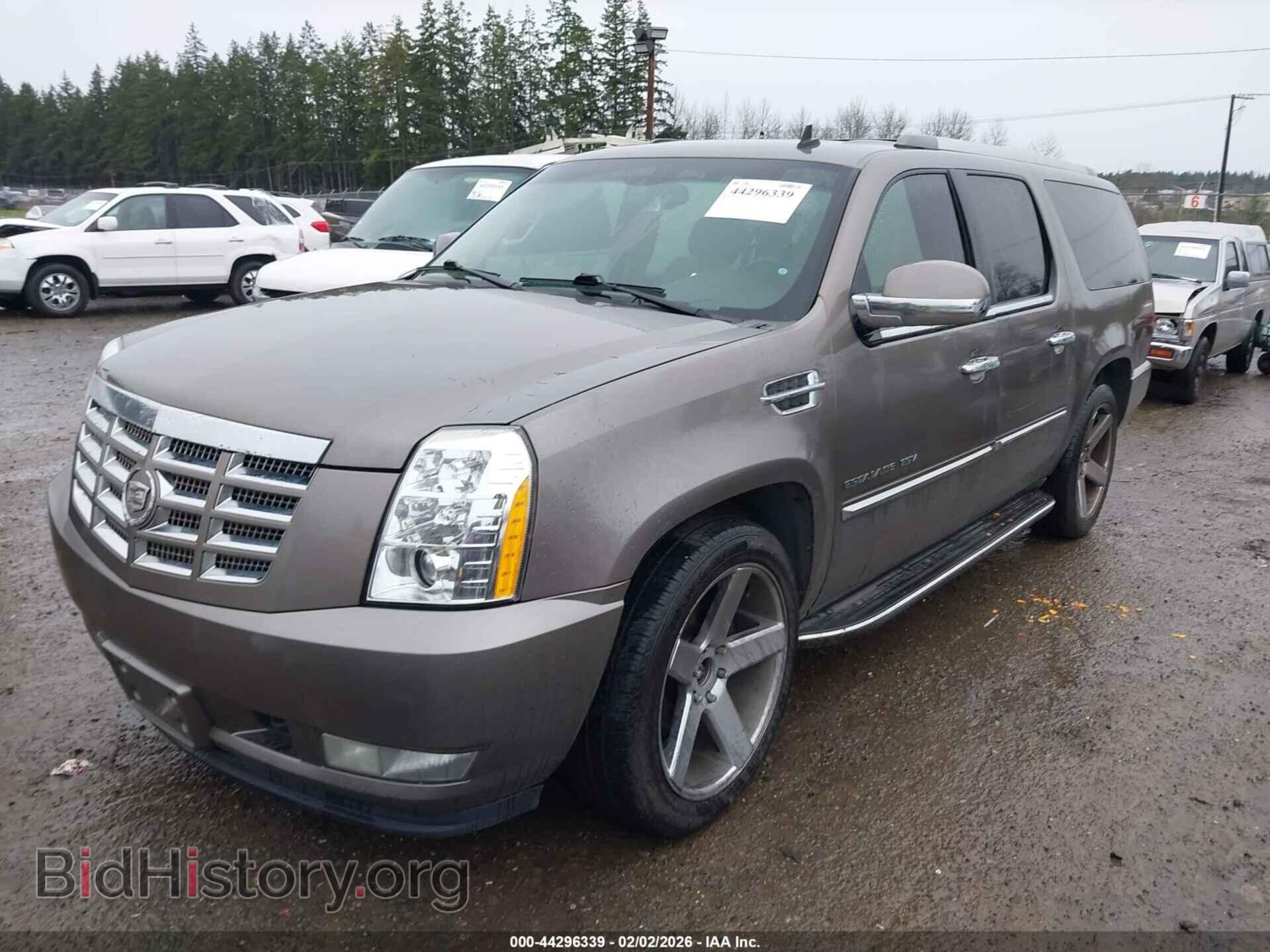 2011 CADILLAC ESCALADE ESV - VIN: 1GYS4HEF2BR178994 - Photo 2