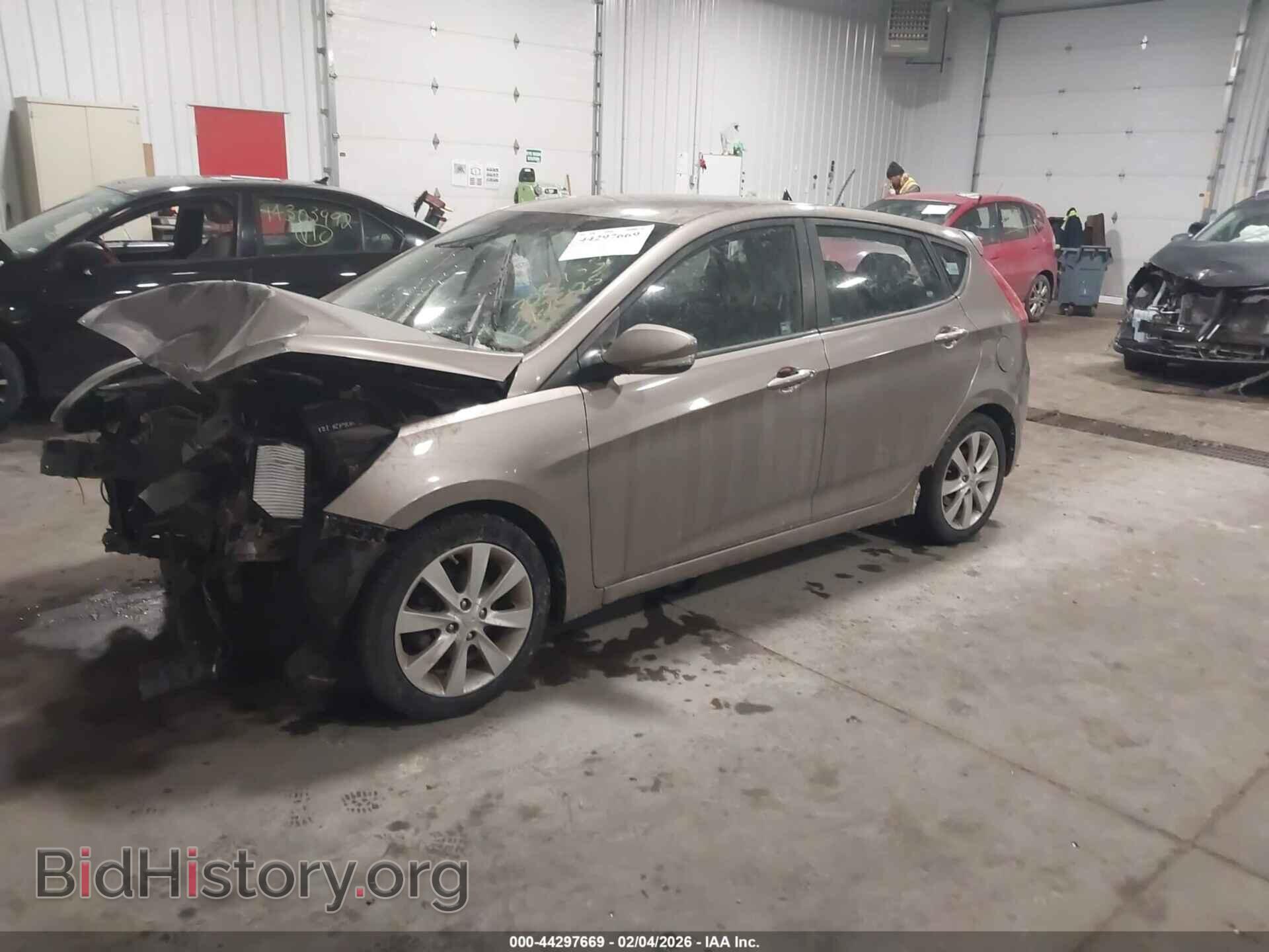 2013 HYUNDAI ACCENT - VIN: KMHCU5AE6DU070203 - Фото 2
