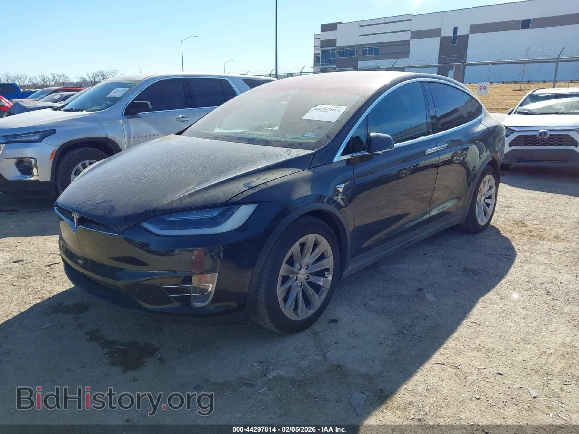 2017 TESLA MODEL X - VIN: 5YJXCBE22HF049421 - Photo 2